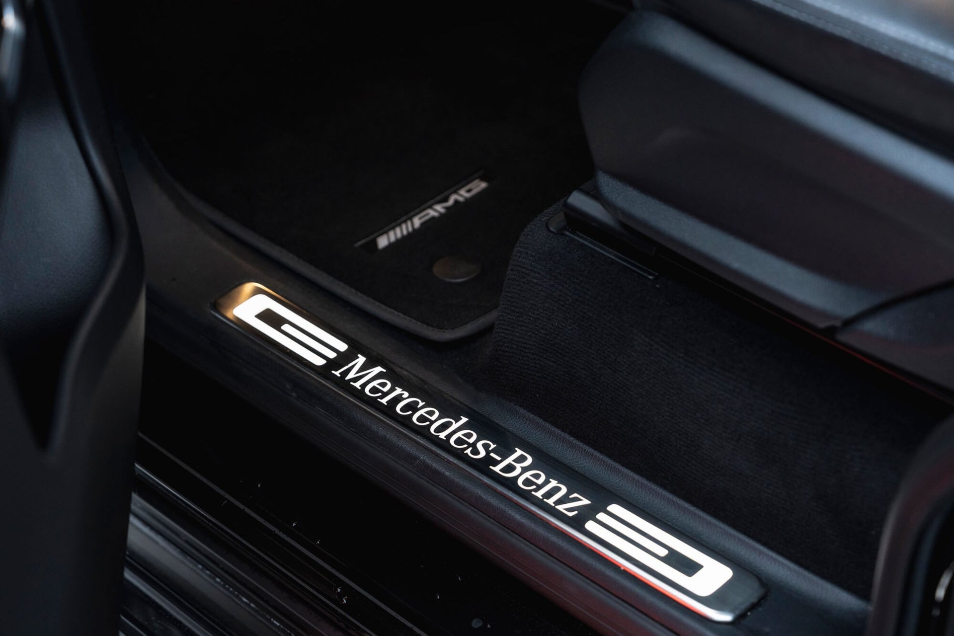 Mercedes-Benz G400d AMG Line (Premium Plus) Gallery Image