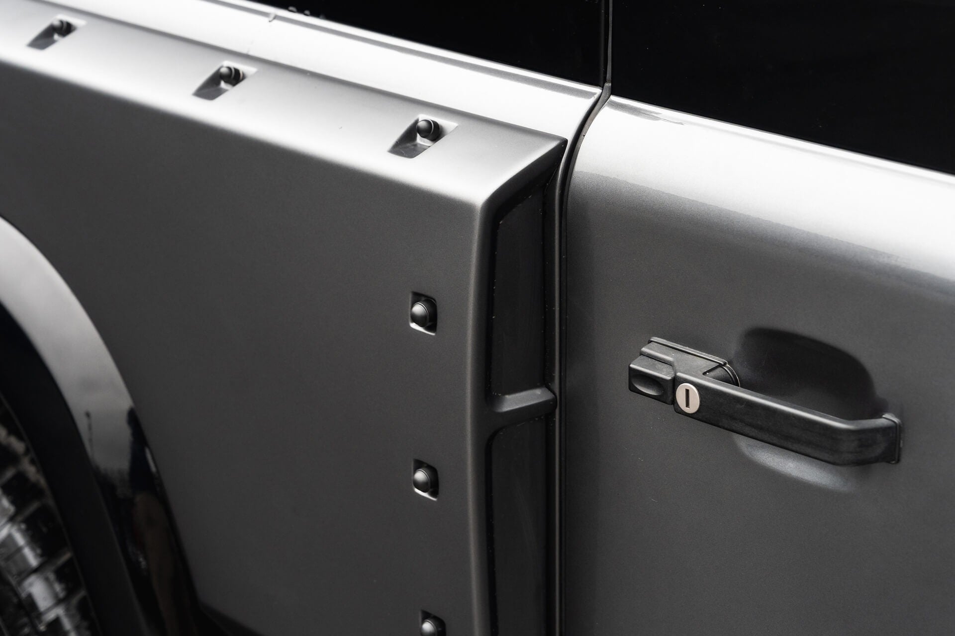 Land Rover Defender 2.2 TDCI 90 XS Gallery Image