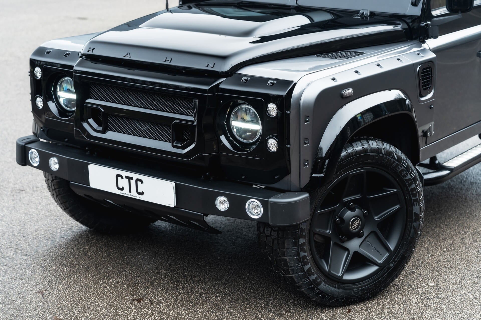 Land Rover Defender 2.2 TDCI 90 XS Gallery Image