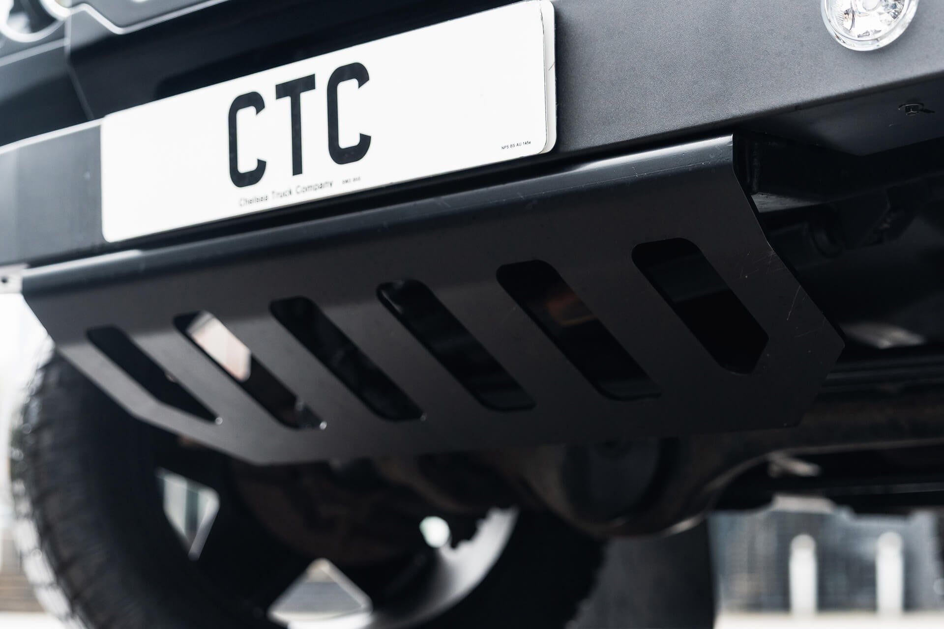 Land Rover Defender 2.2 TDCI 90 XS Gallery Image