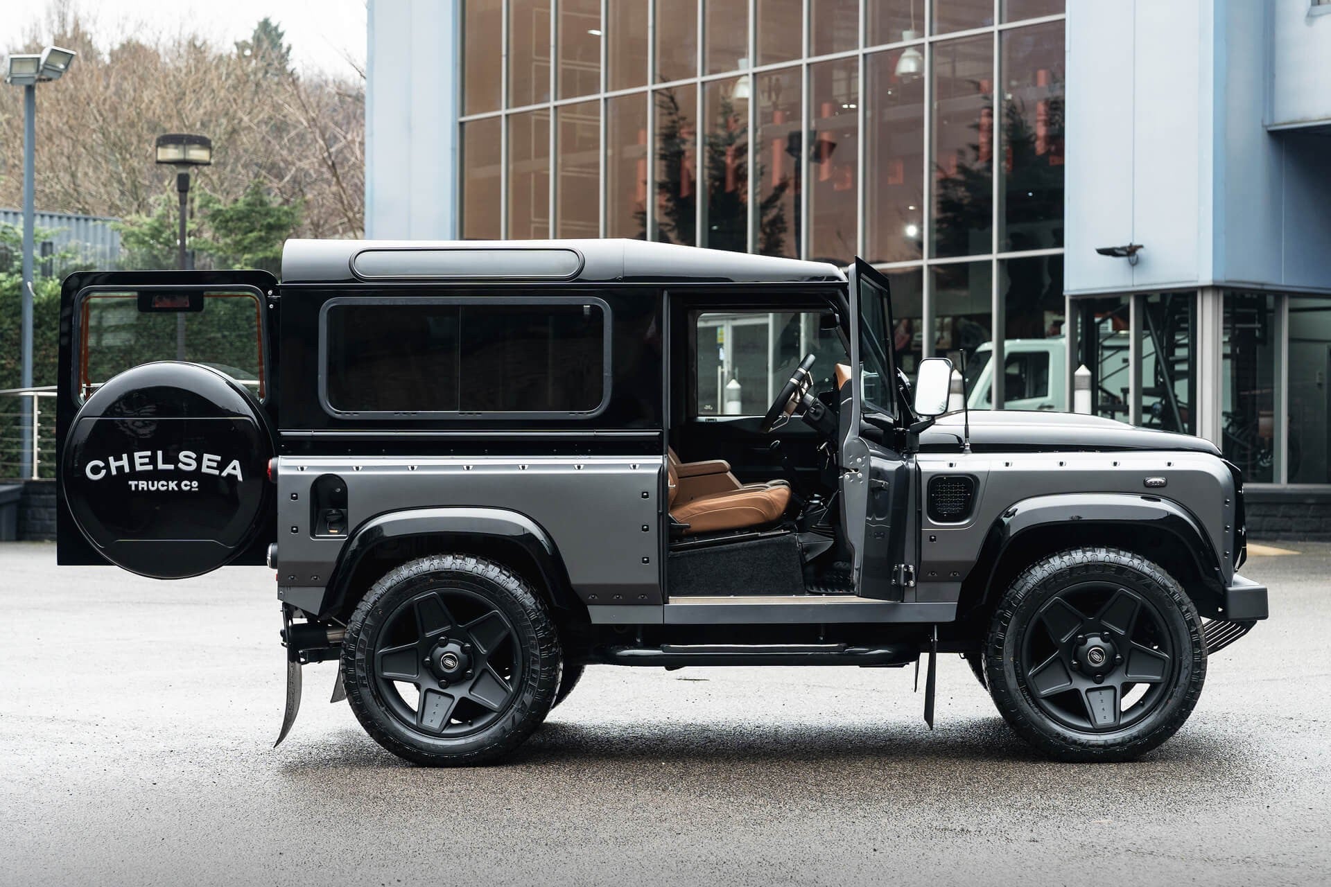Land Rover Defender 2.2 TDCI 90 XS Gallery Image