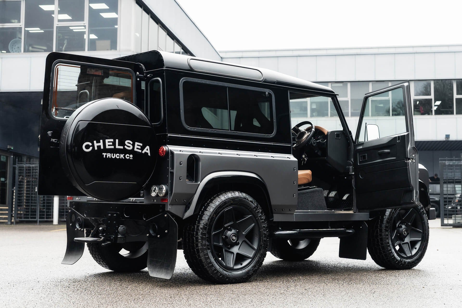 Land Rover Defender 2.2 TDCI 90 XS Gallery Image
