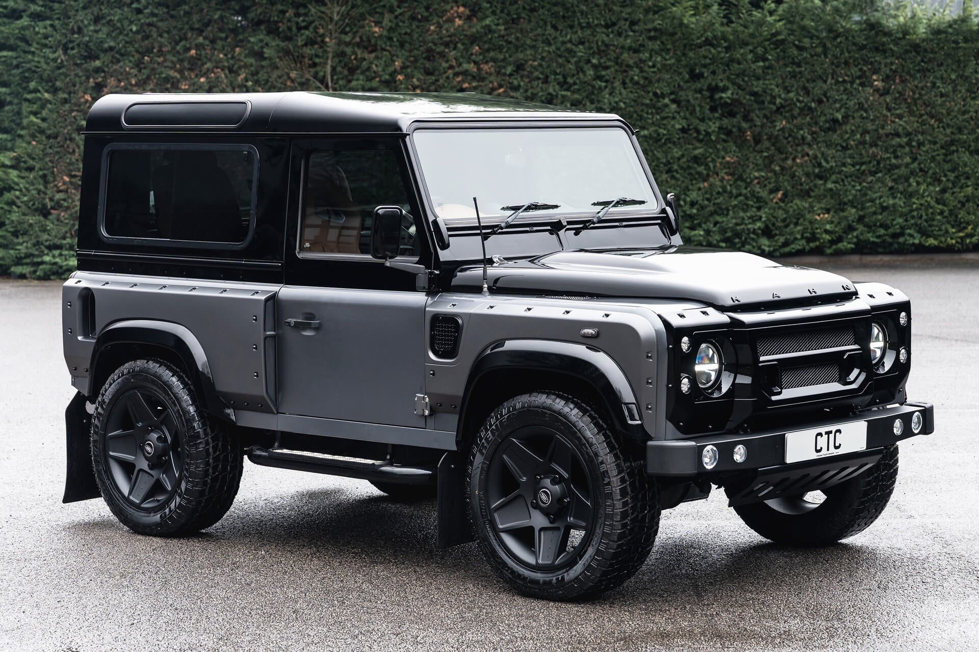 Land Rover Defender 2.2 TDCI 90 XS Gallery Image