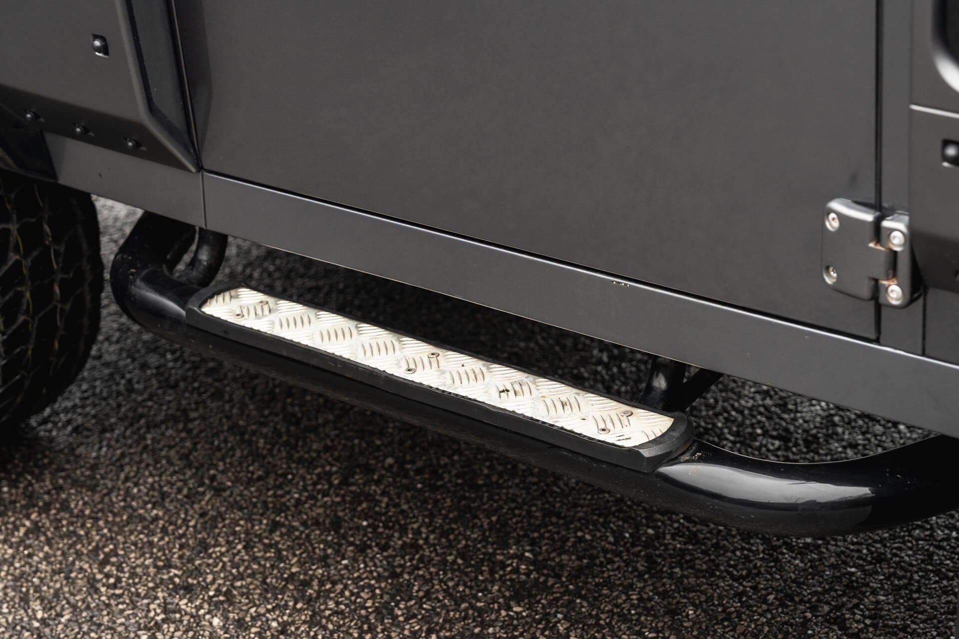 Land Rover Defender 2.2 TDCI 90 XS Gallery Image