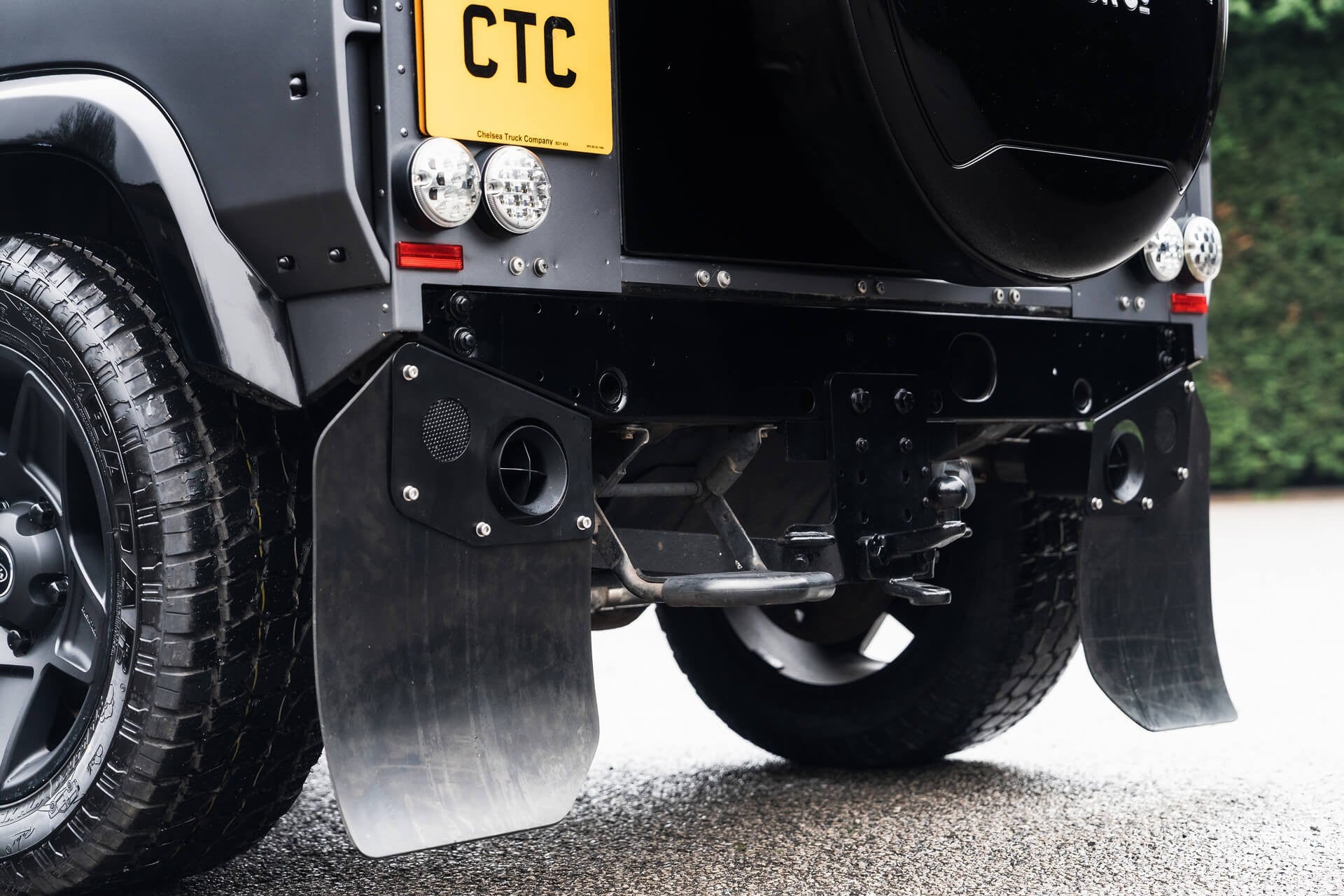 Land Rover Defender 2.2 TDCI 90 XS Gallery Image