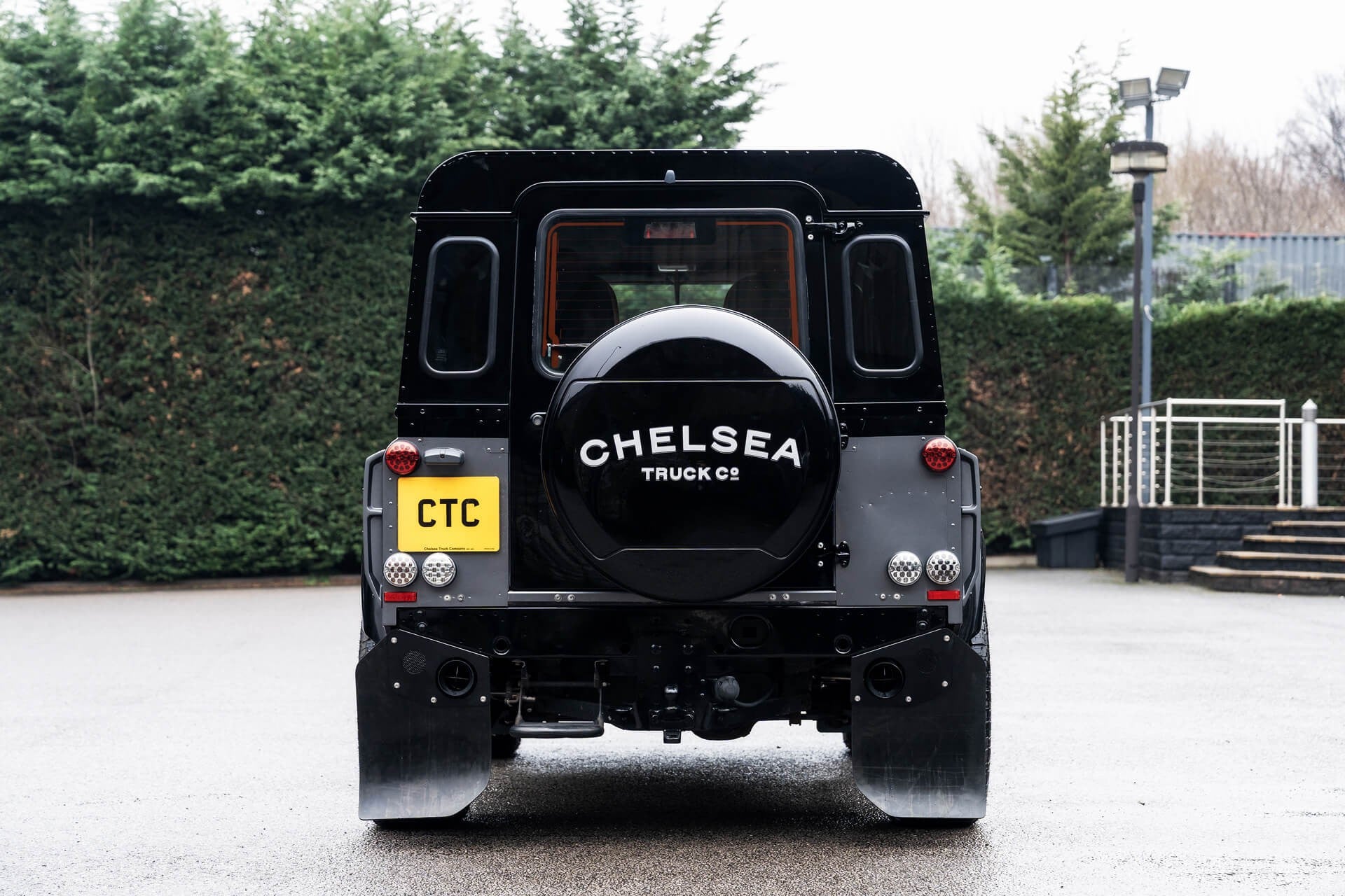 Land Rover Defender 2.2 TDCI 90 XS Gallery Image