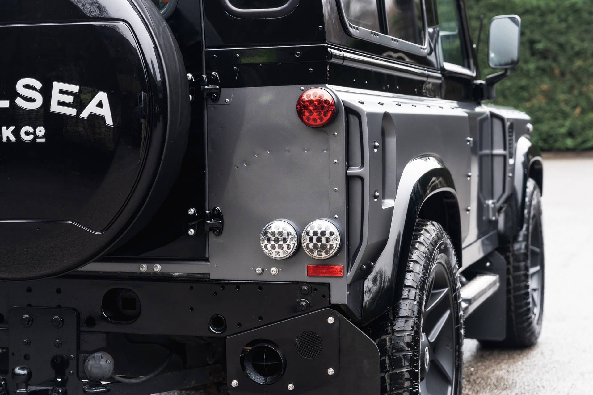 Land Rover Defender 2.2 TDCI 90 XS Gallery Image