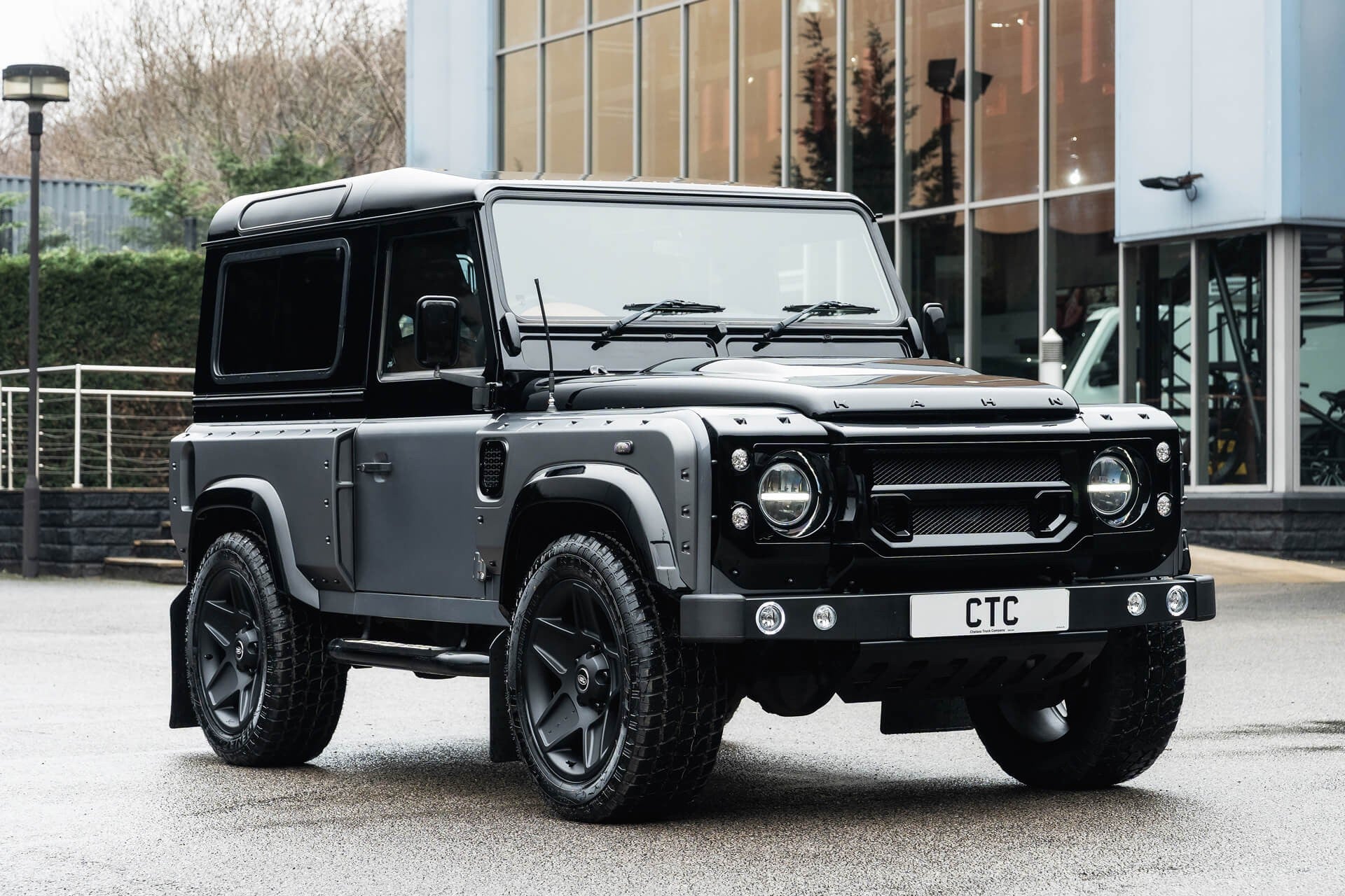 Land Rover Defender 2.2 TDCI 90 XS Gallery Image