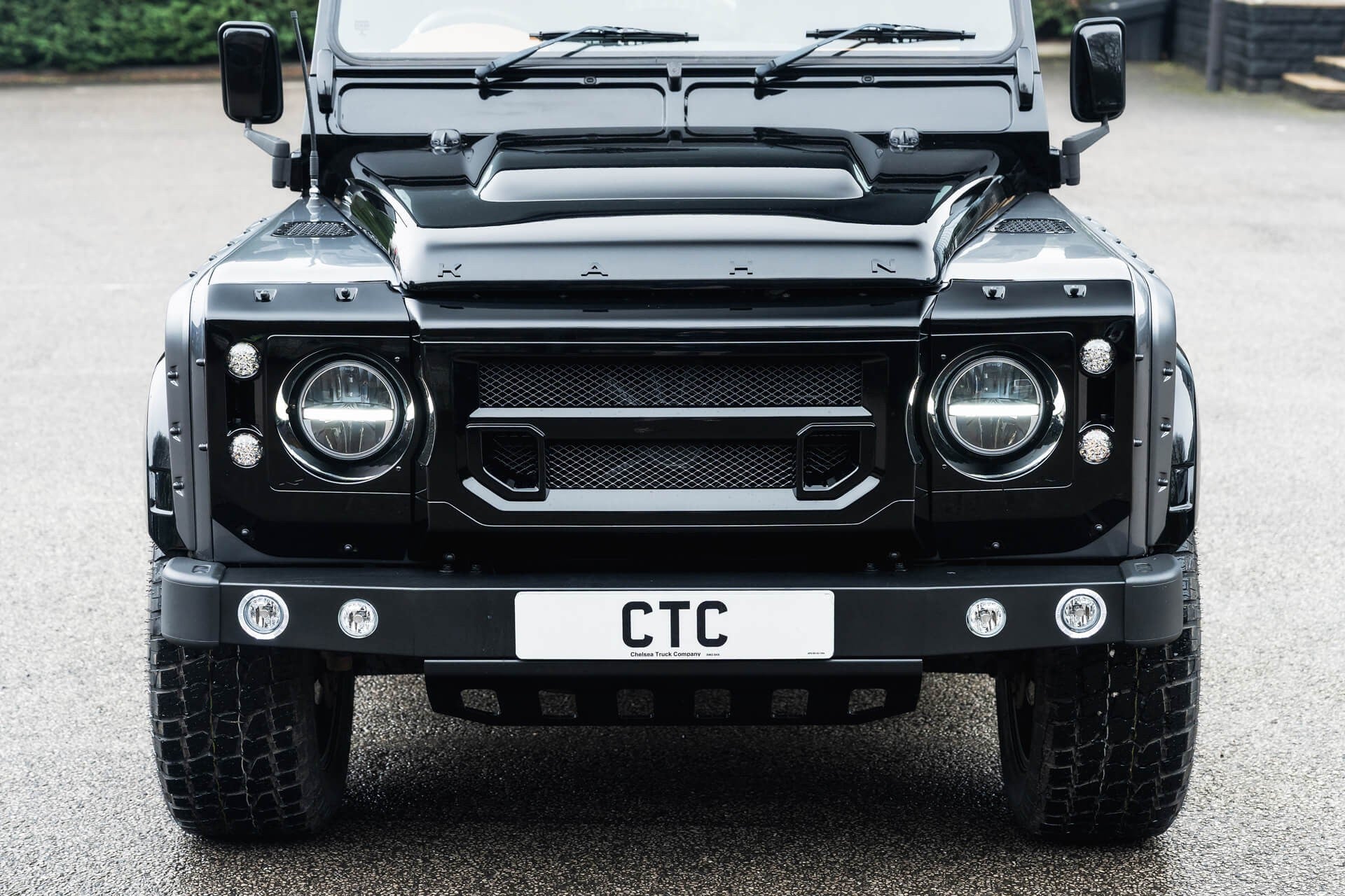 Land Rover Defender 2.2 TDCI 90 XS Gallery Image