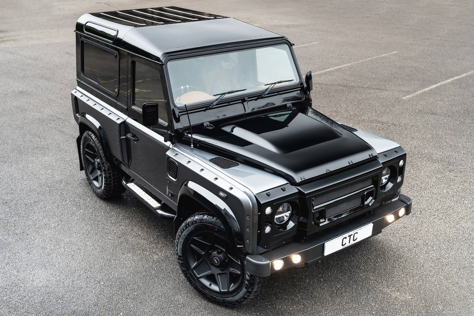 Land Rover Defender 2.2 TDCI 90 XS Gallery Image