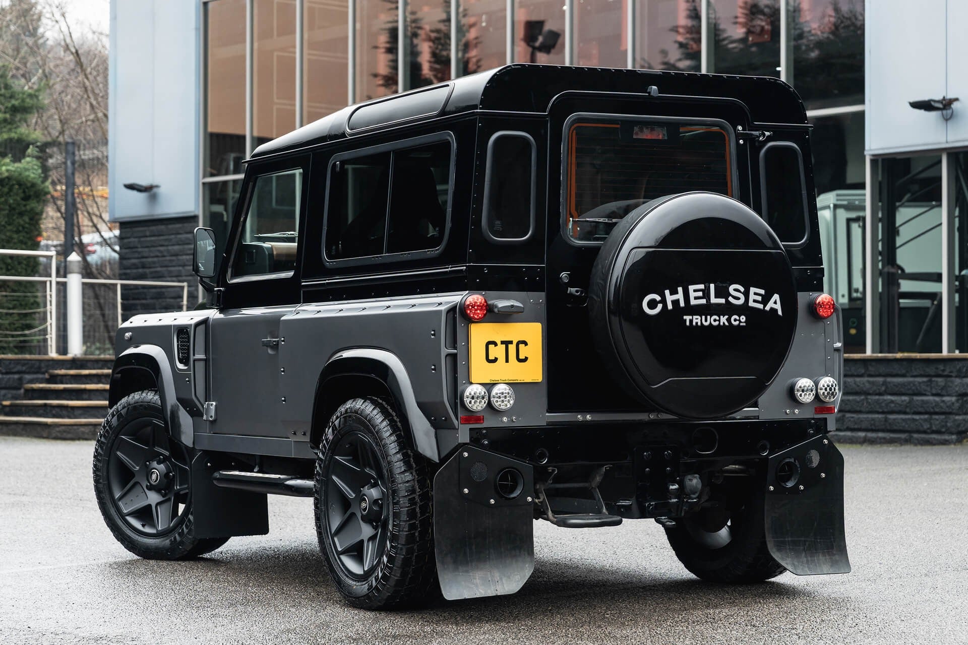 Land Rover Defender 2.2 TDCI 90 XS Gallery Image