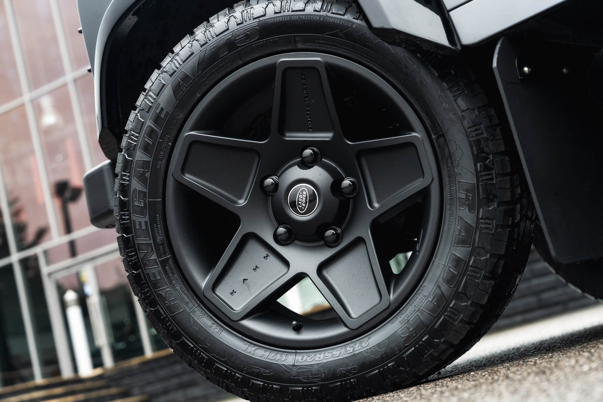 Land Rover Defender 2.2 TDCI 90 XS Gallery Image