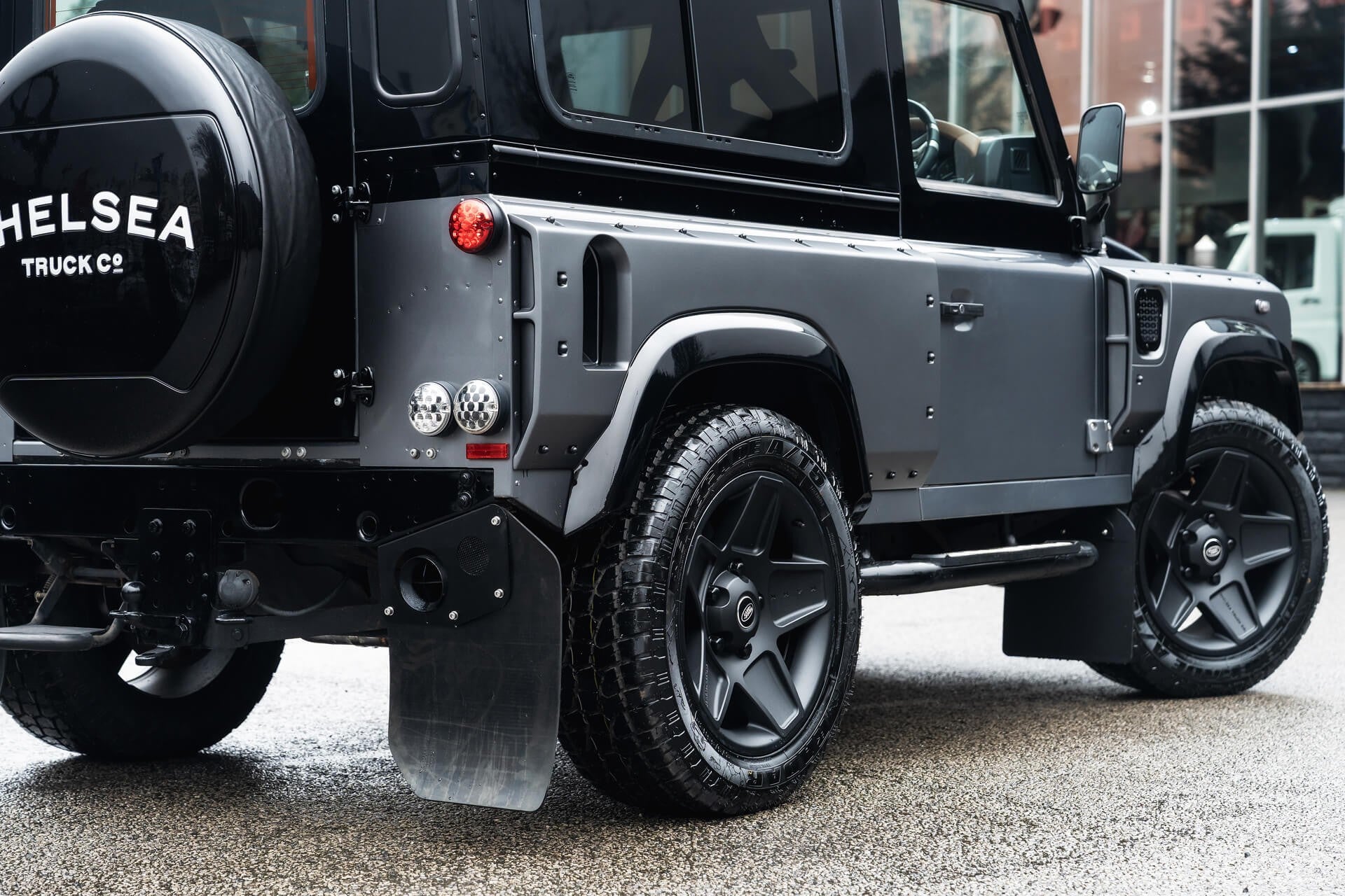 Land Rover Defender 2.2 TDCI 90 XS Gallery Image