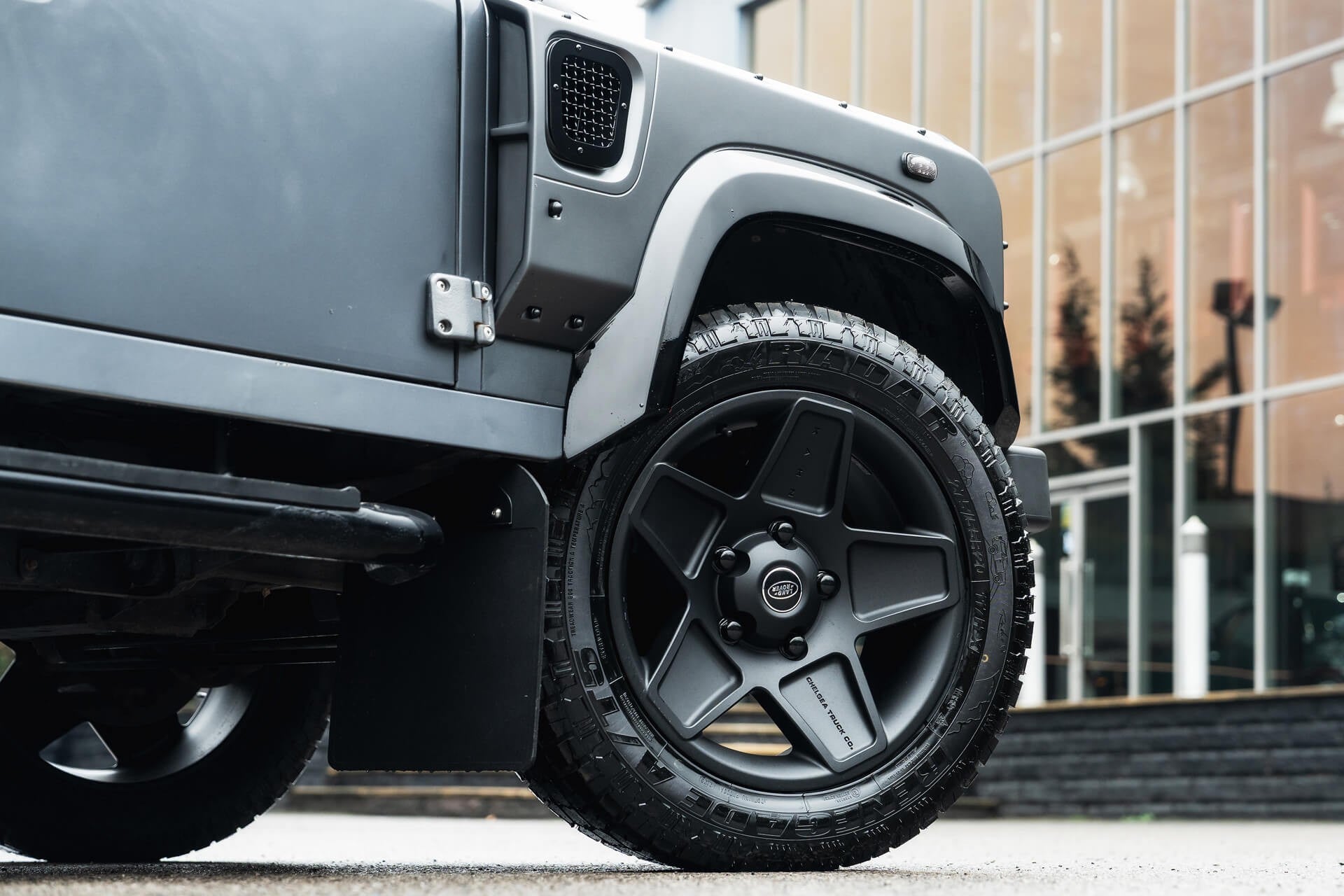 Land Rover Defender 2.2 TDCI 90 XS Gallery Image