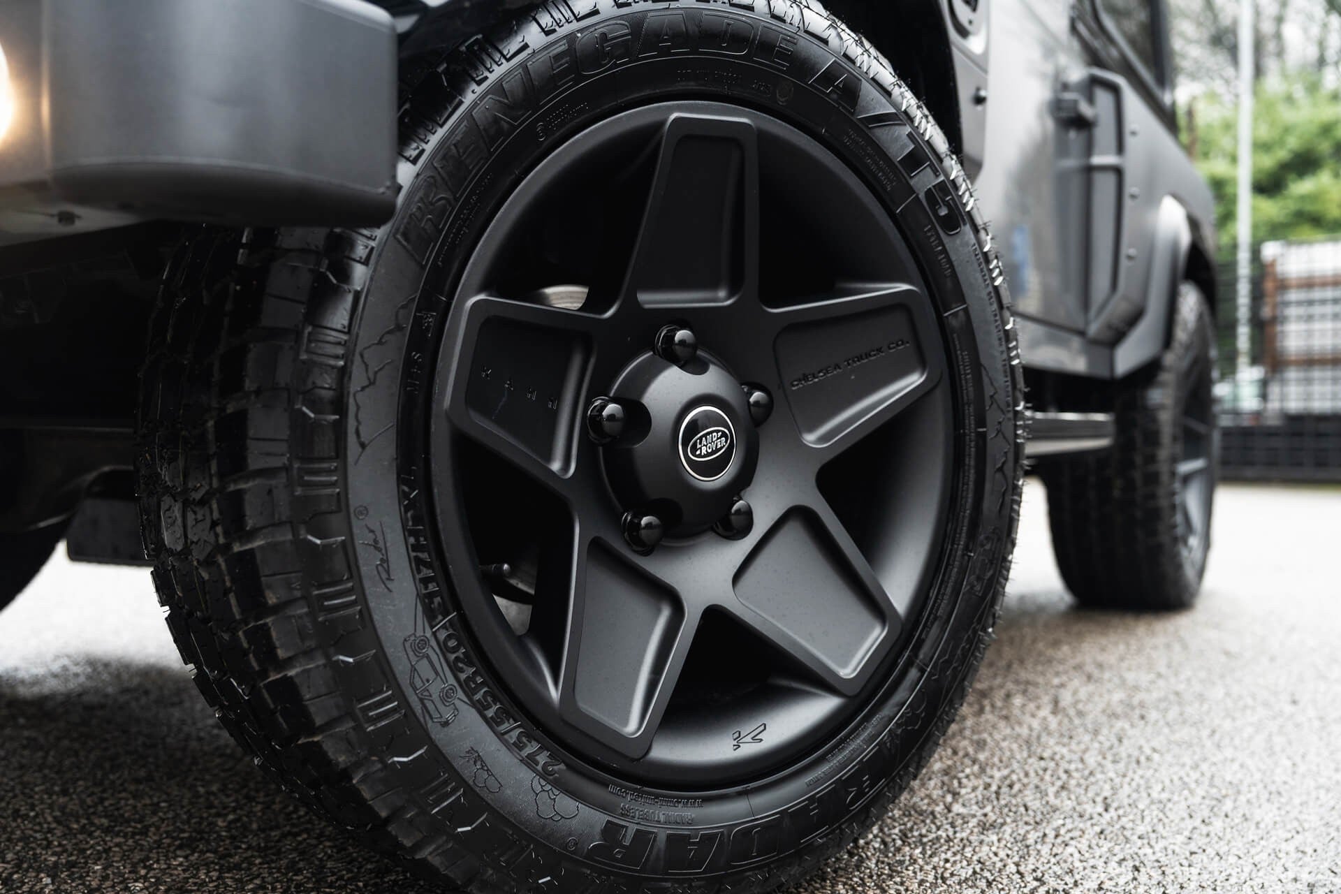 Land Rover Defender 2.2 TDCI 90 XS Gallery Image