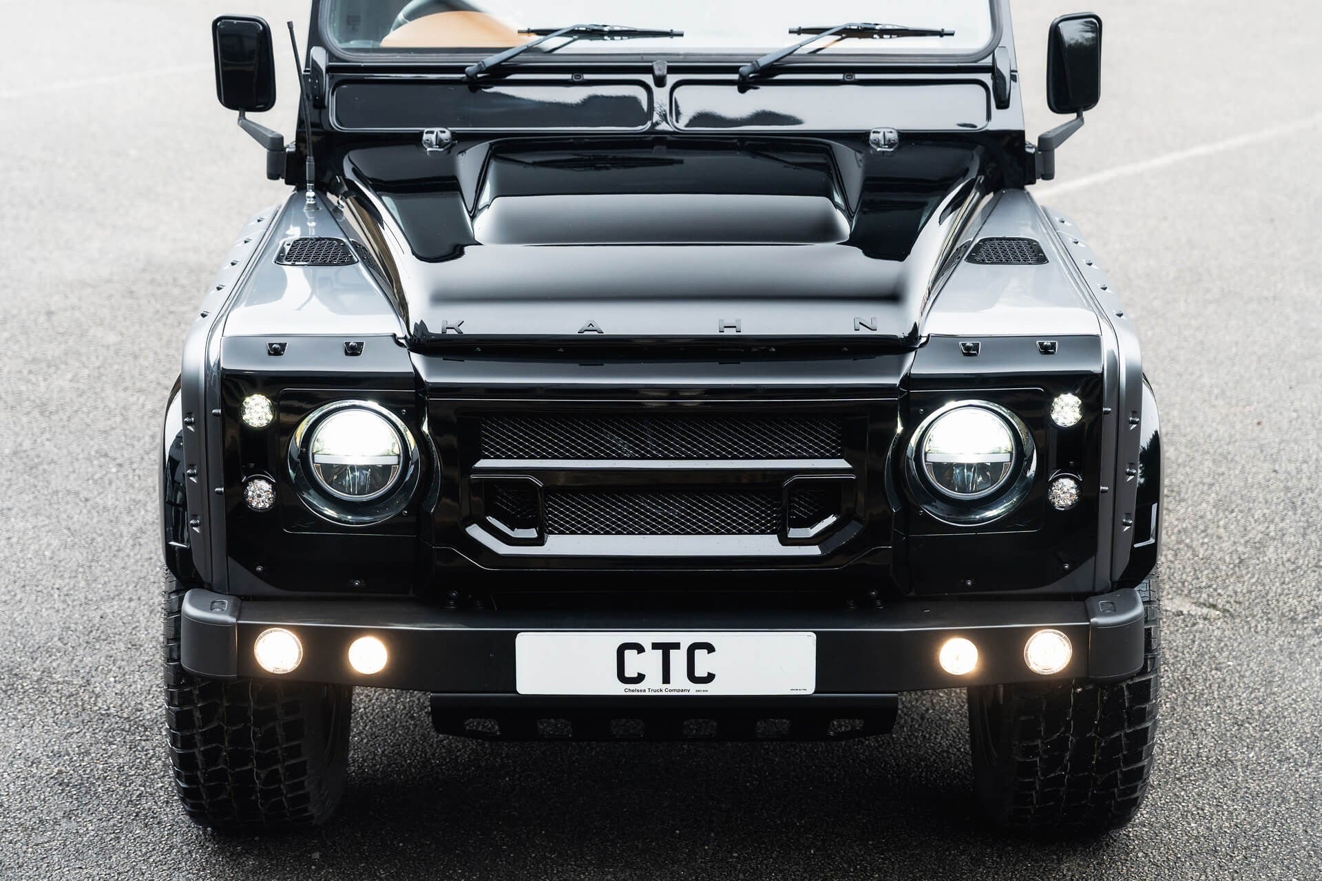 Land Rover Defender 2.2 TDCI 90 XS Gallery Image