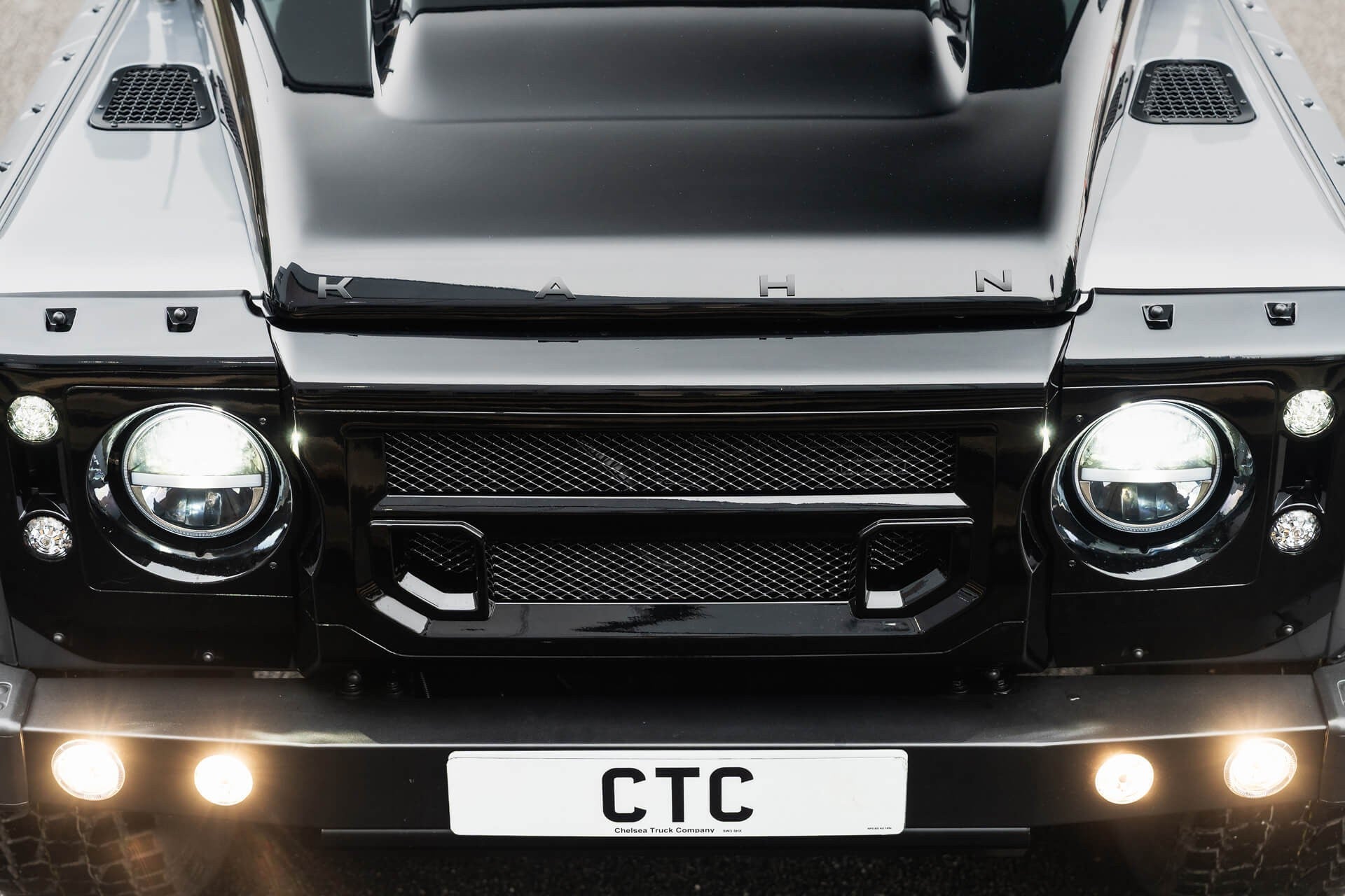 Land Rover Defender 2.2 TDCI 90 XS Gallery Image