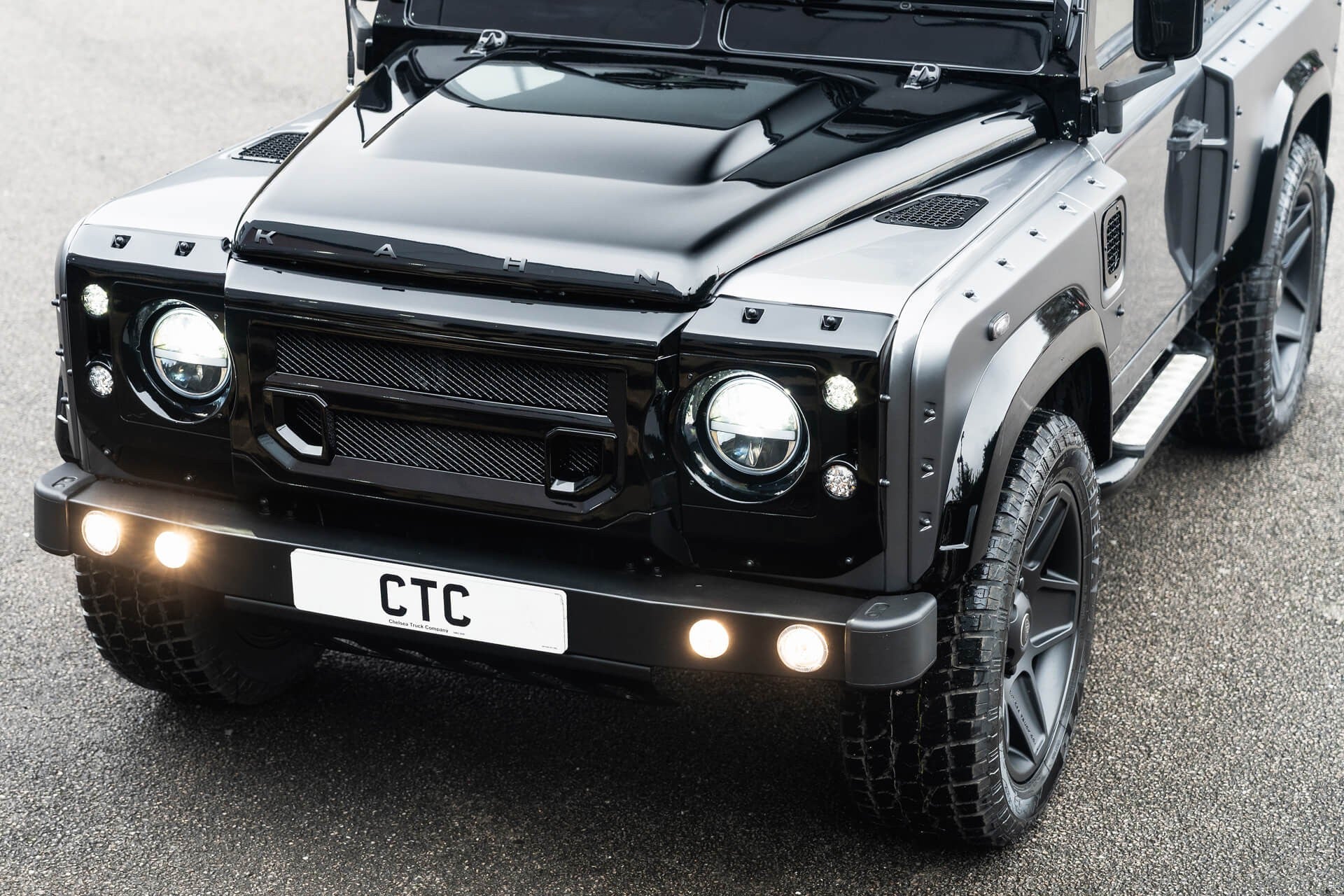 Land Rover Defender 2.2 TDCI 90 XS Gallery Image