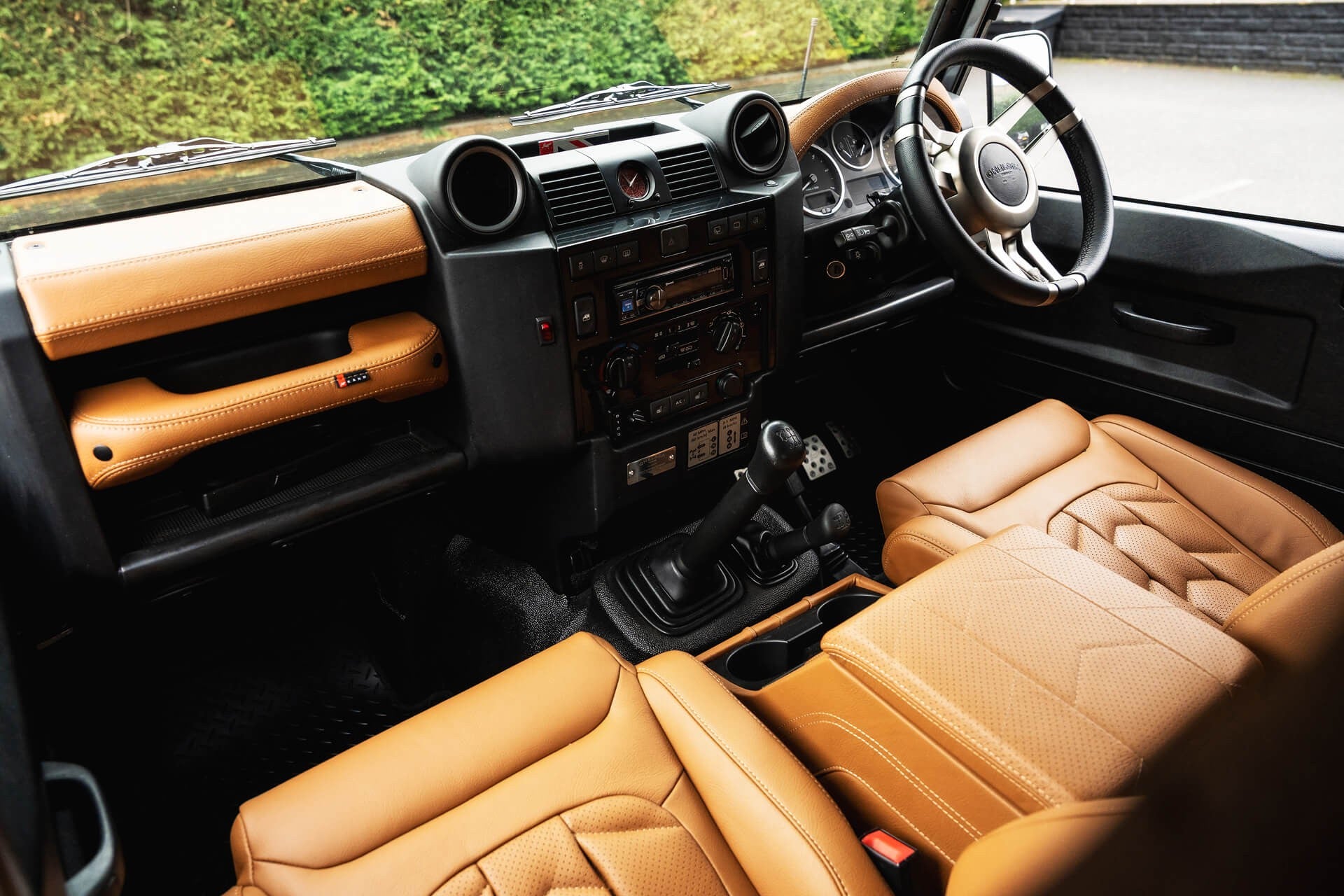Land Rover Defender 2.2 TDCI 90 XS Gallery Image