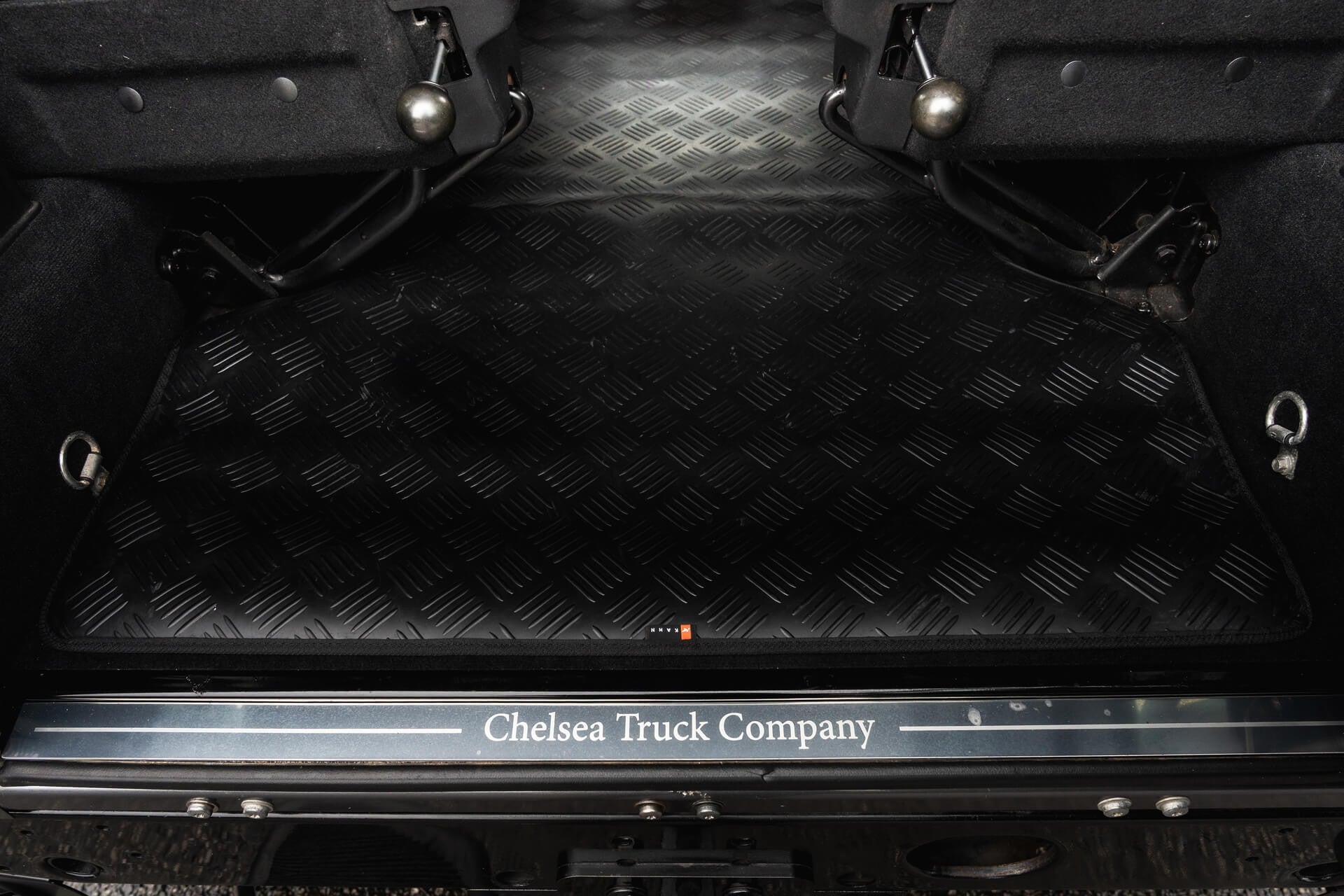 Land Rover Defender 2.2 TDCI 90 XS Gallery Image