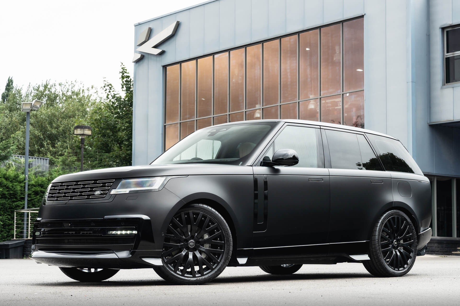 Range Rover P530 Autobiography Fintail by Racing Green Automotive