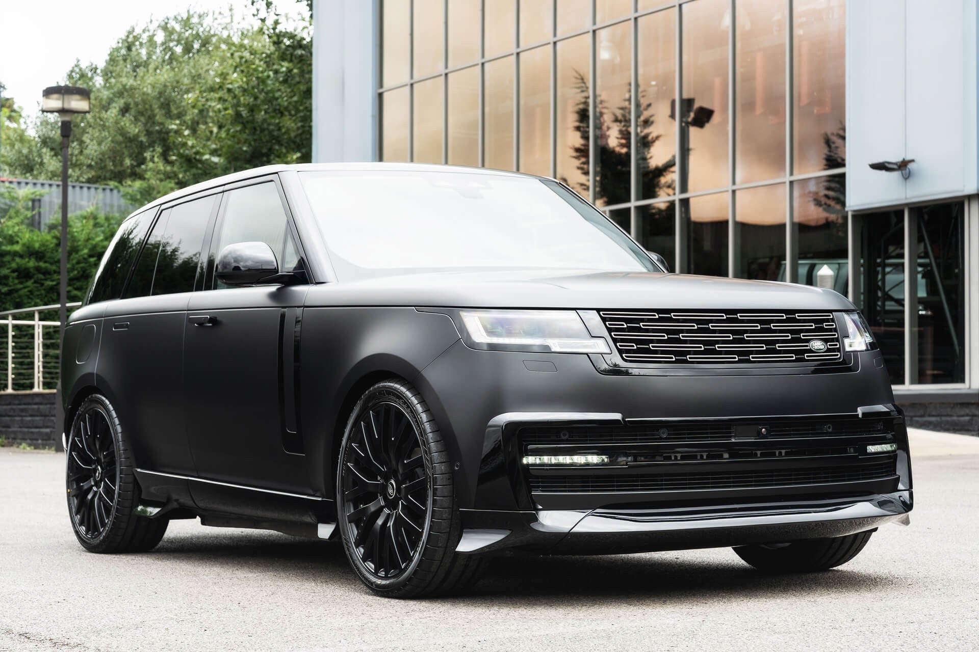 Range Rover P530 Autobiography Fintail by Racing Green Automotive