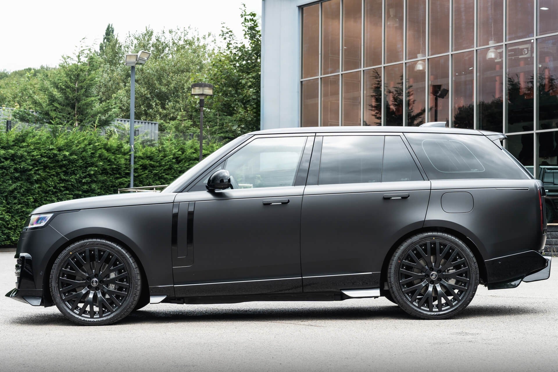 Range Rover P530 Autobiography Fintail by Racing Green Automotive
