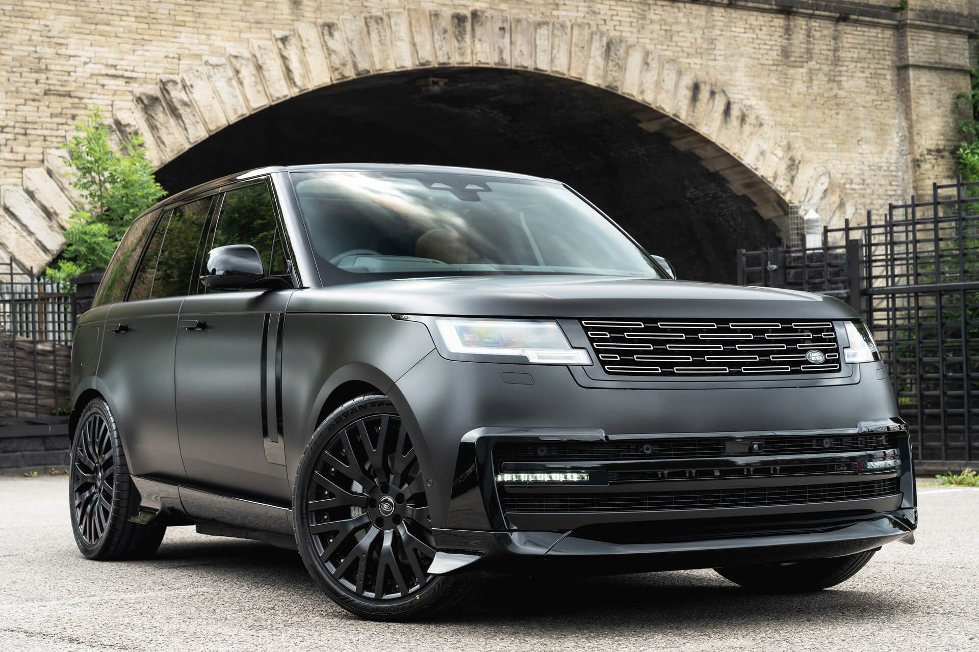 Range Rover P530 Autobiography Fintail by Racing Green Automotive