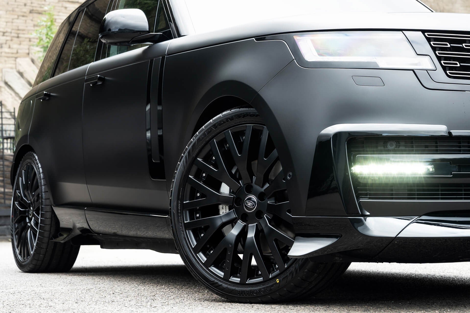 Range Rover P530 Autobiography Fintail by Racing Green Automotive