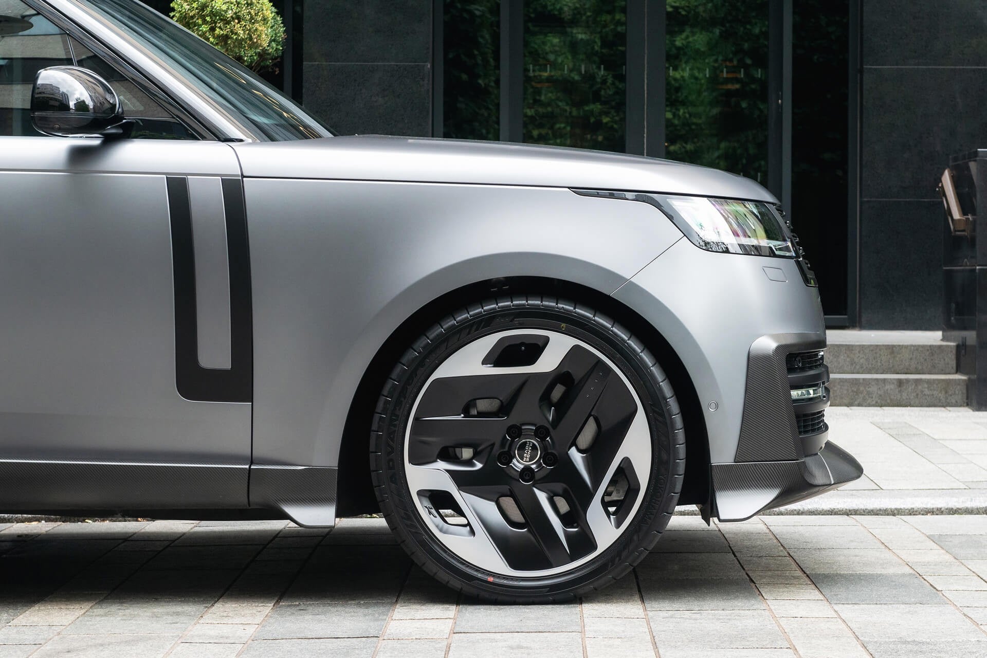 Range Rover P530 Autobiography Fintail by Racing Green Automotive