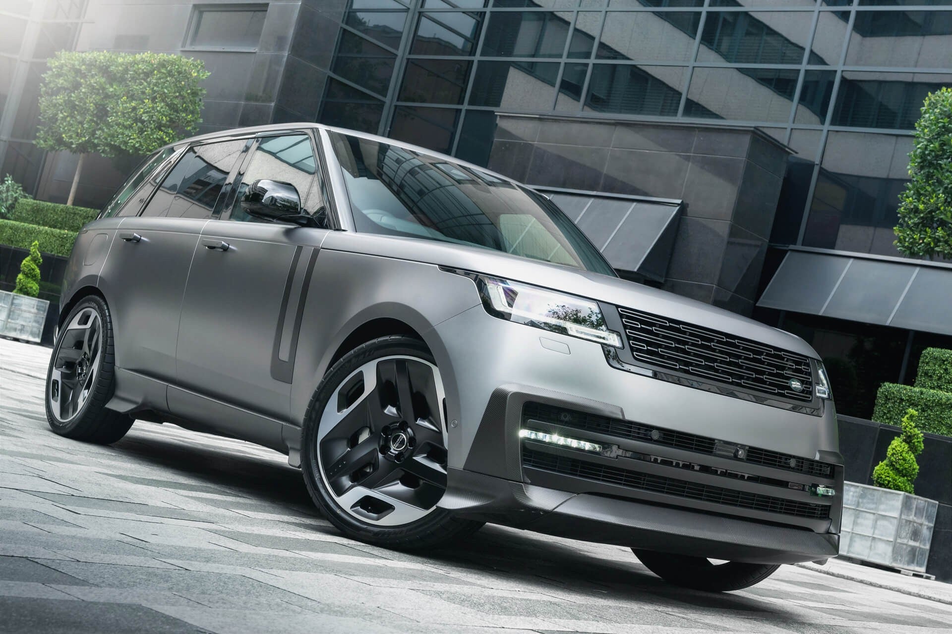 Range Rover P530 Autobiography Fintail by Racing Green Automotive