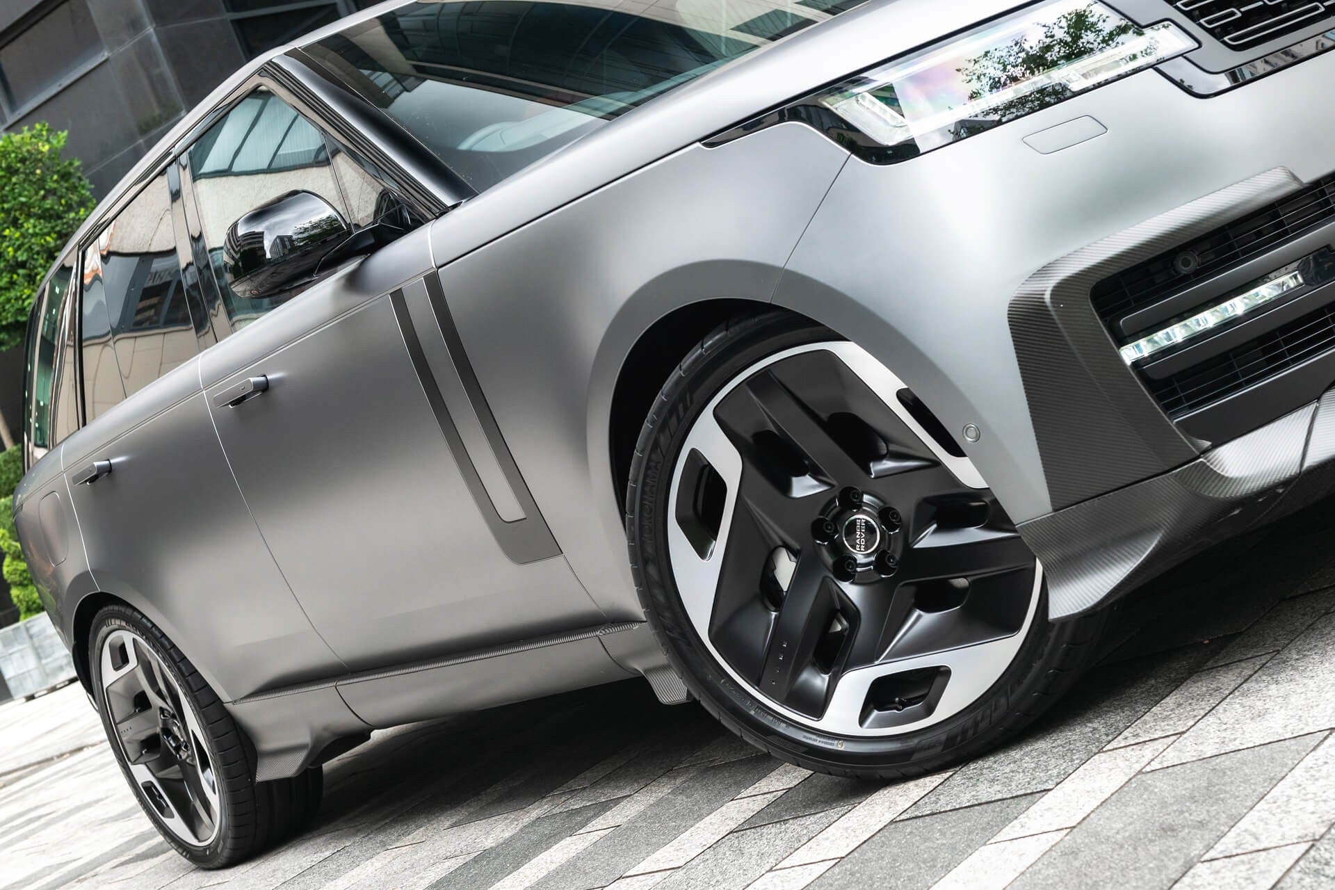 Range Rover P530 Autobiography Fintail by Racing Green Automotive