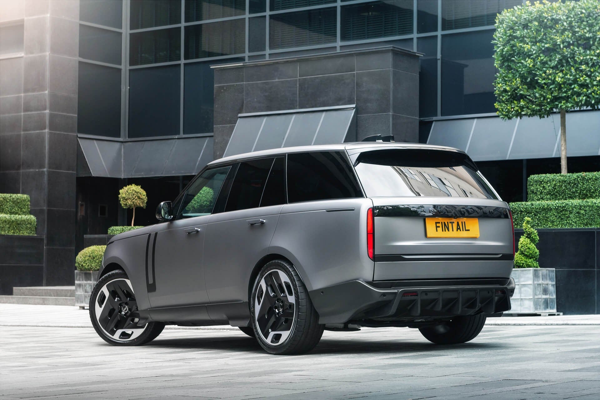 Range Rover P530 Autobiography Fintail by Racing Green Automotive