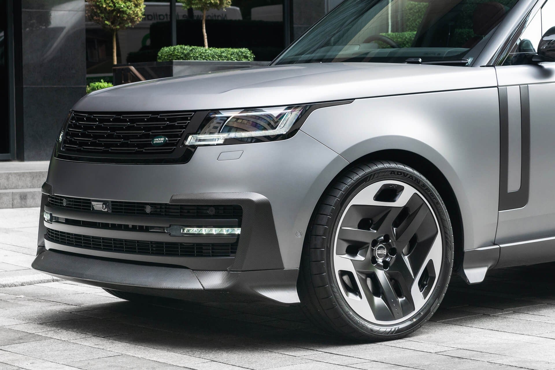 Range Rover P530 Autobiography Fintail by Racing Green Automotive