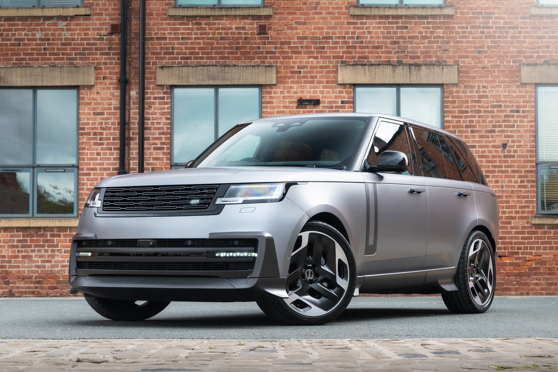 Range Rover P530 Autobiography Fintail by Racing Green Automotive