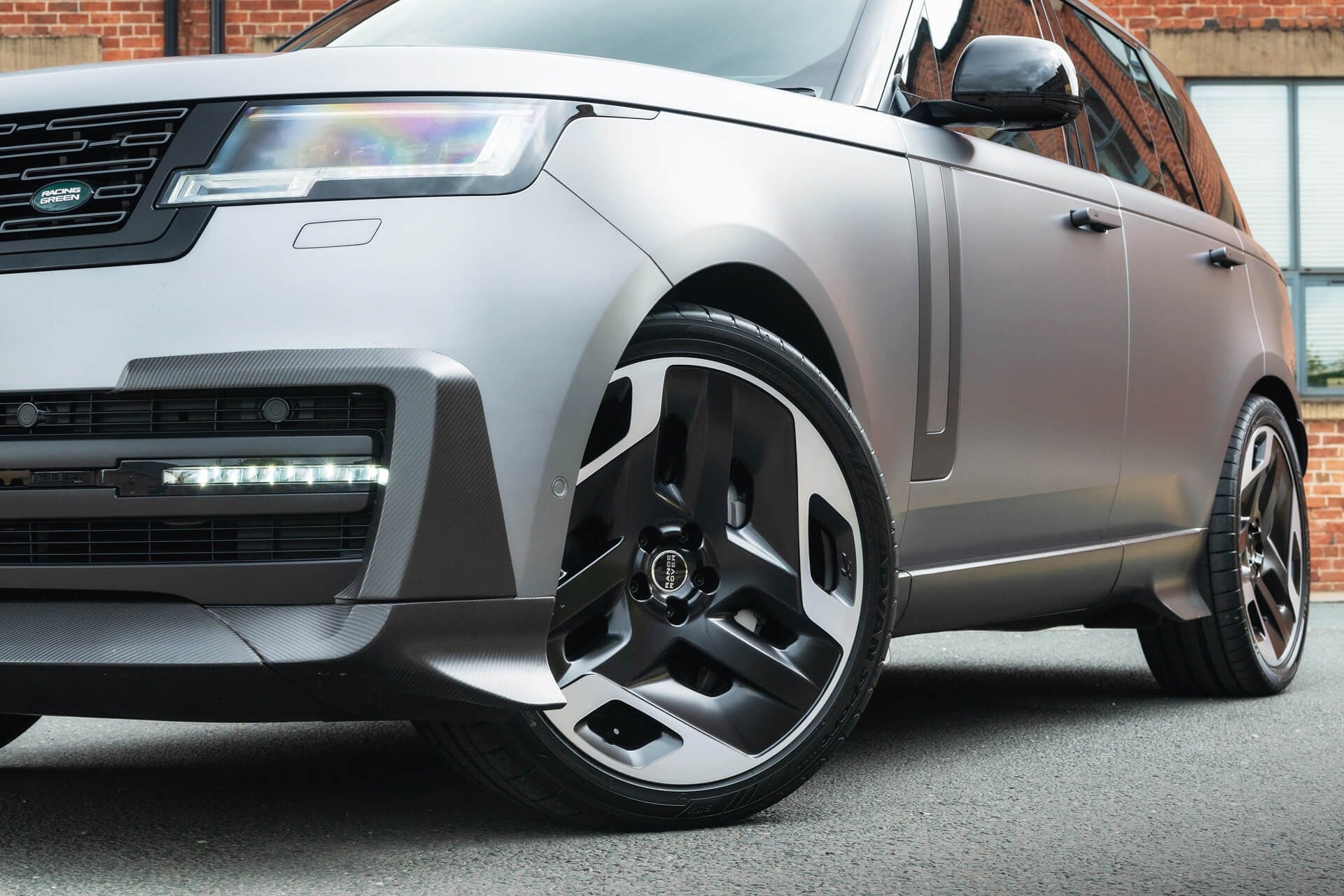 Range Rover P530 Autobiography Fintail by Racing Green Automotive