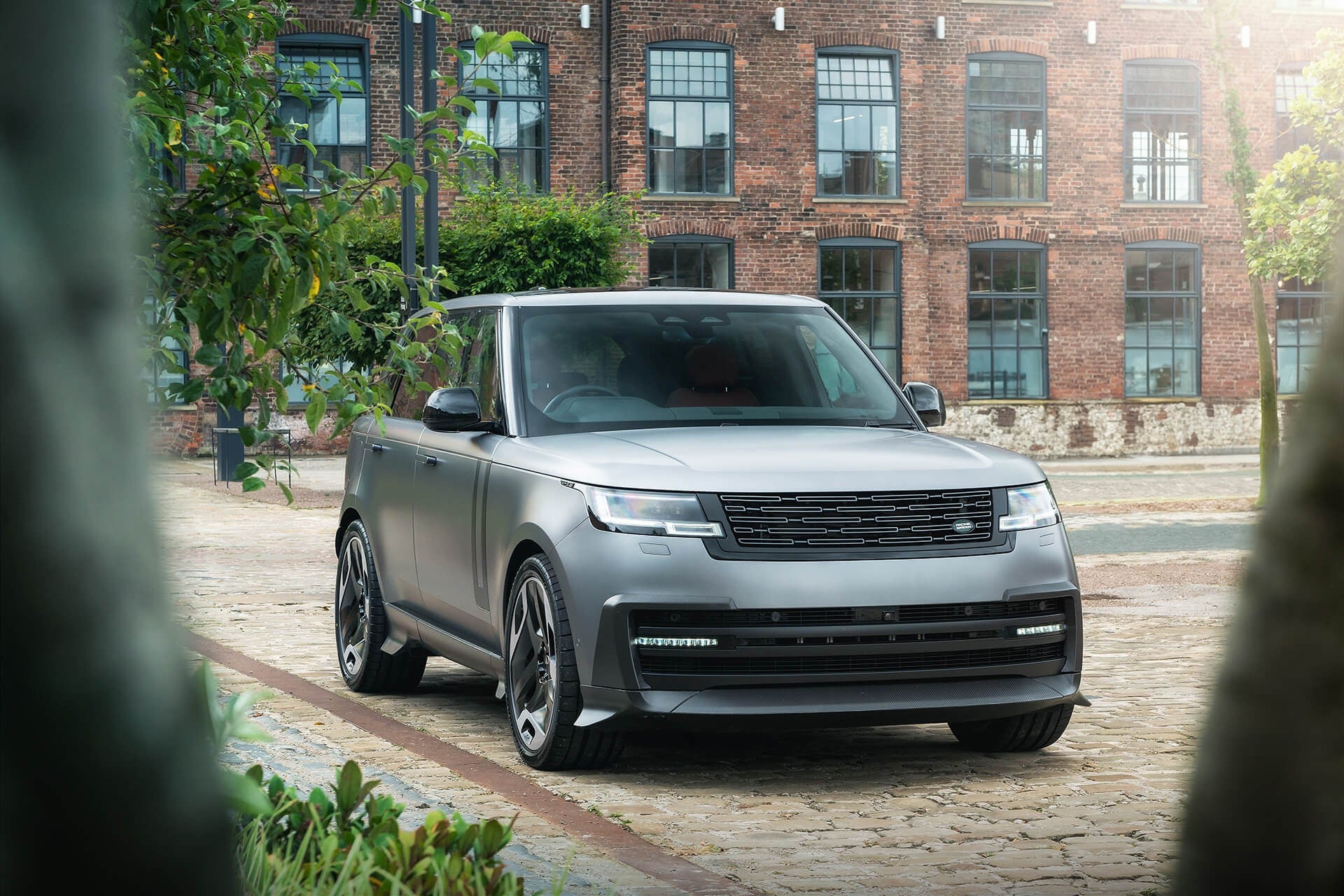 Range Rover P530 Autobiography Fintail by Racing Green Automotive