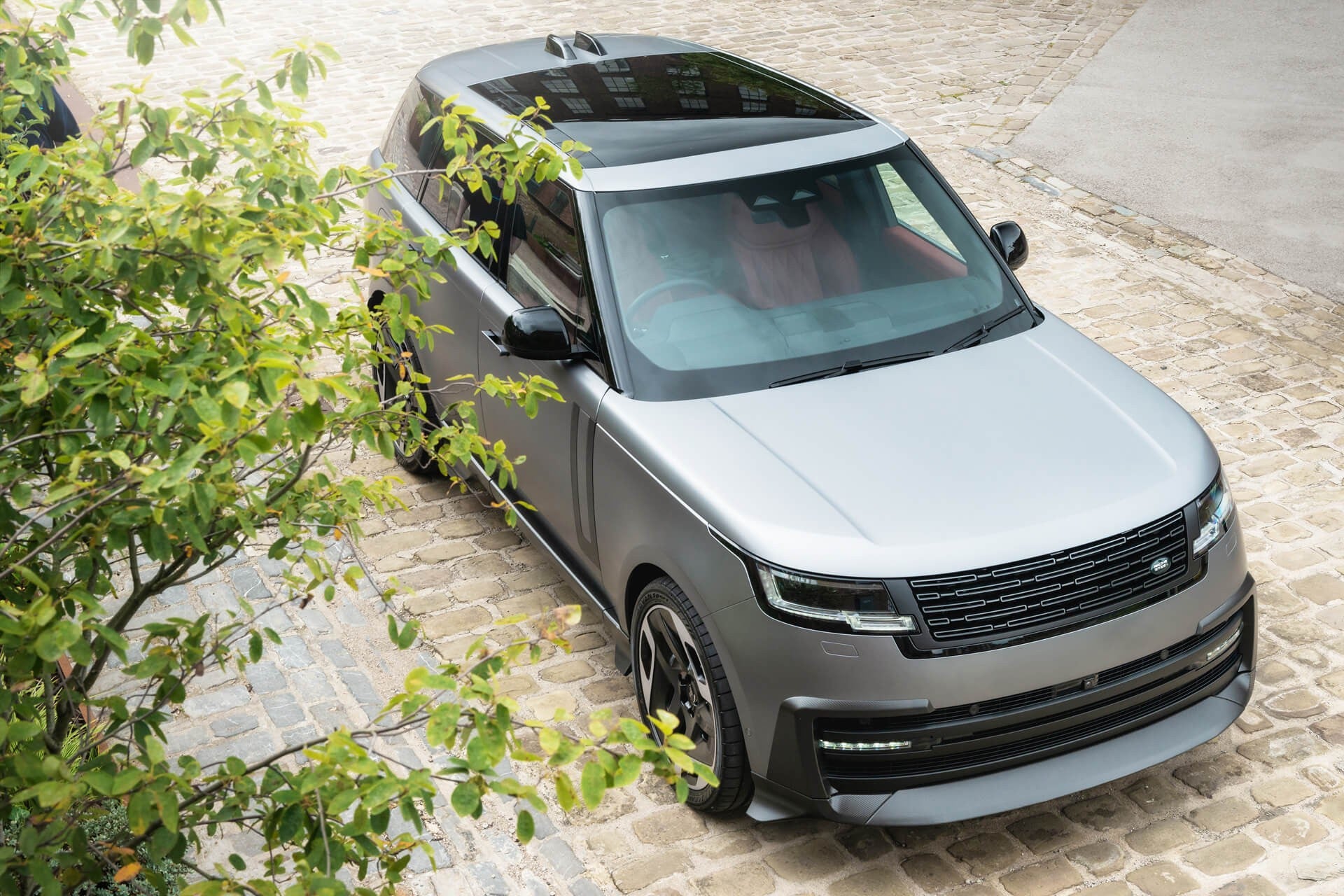 Range Rover P530 Autobiography Fintail by Racing Green Automotive