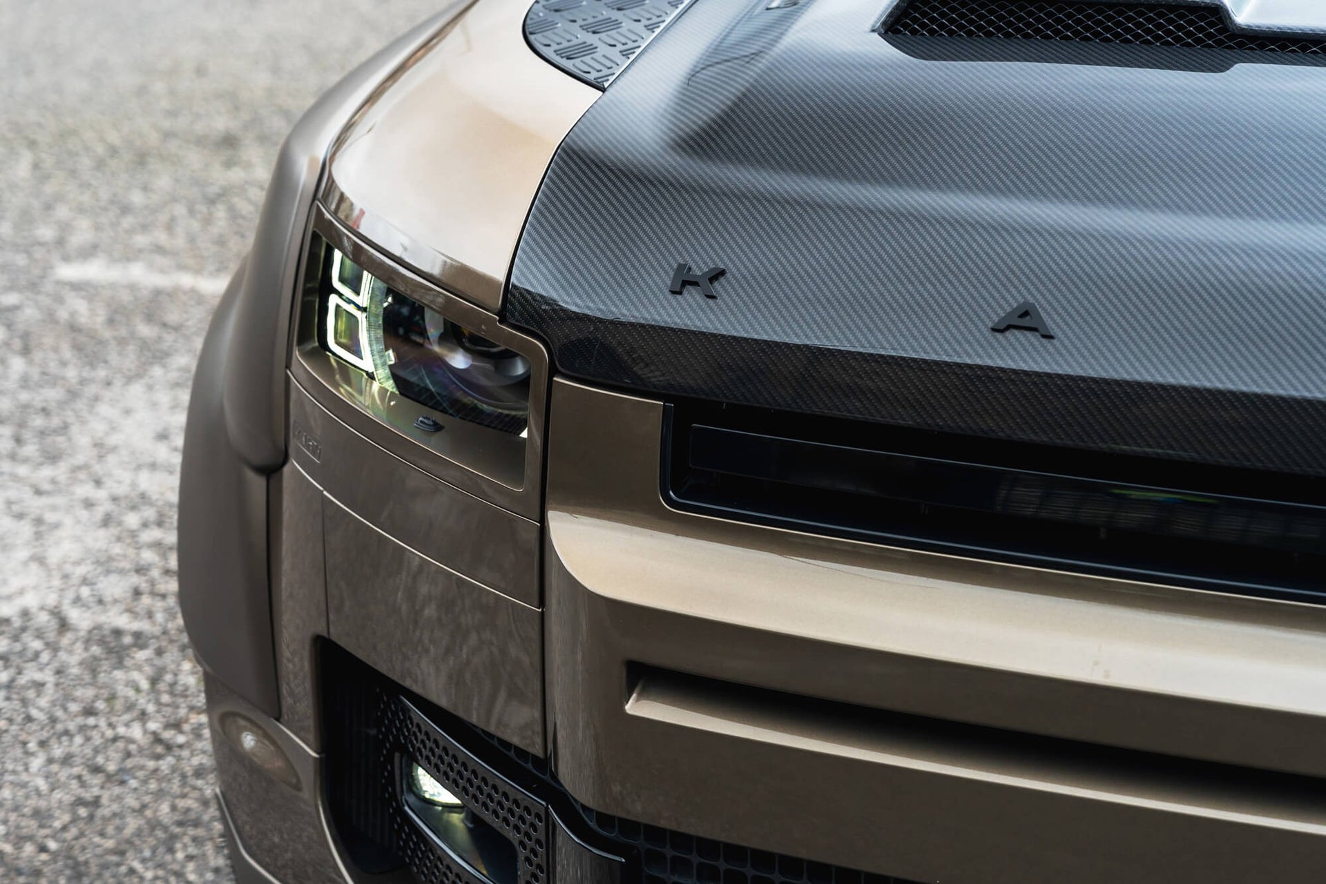 Land Rover Defender 90 P400 XS Edition Gallery Image