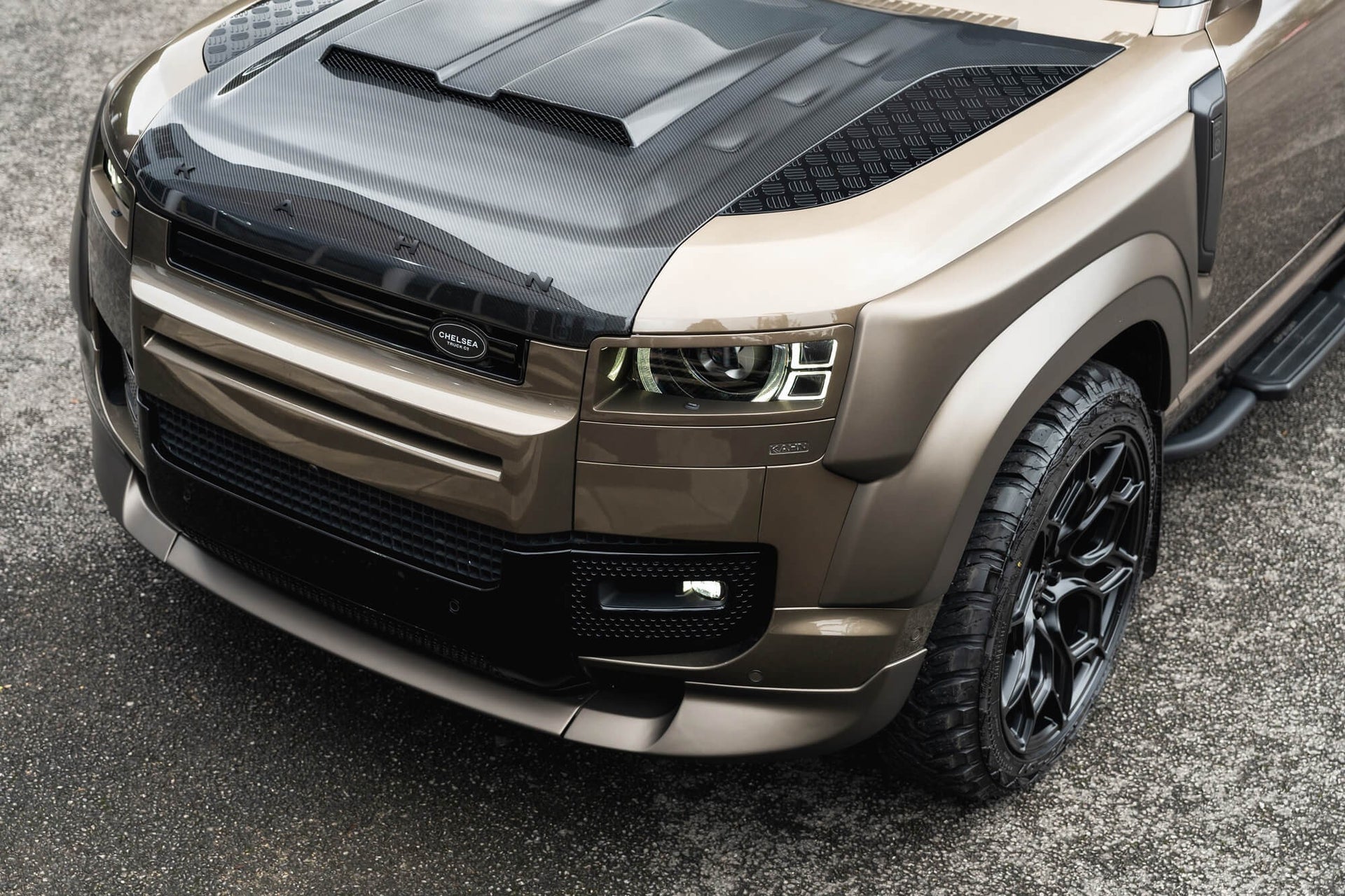 Land Rover Defender 90 P400 XS Edition Gallery Image