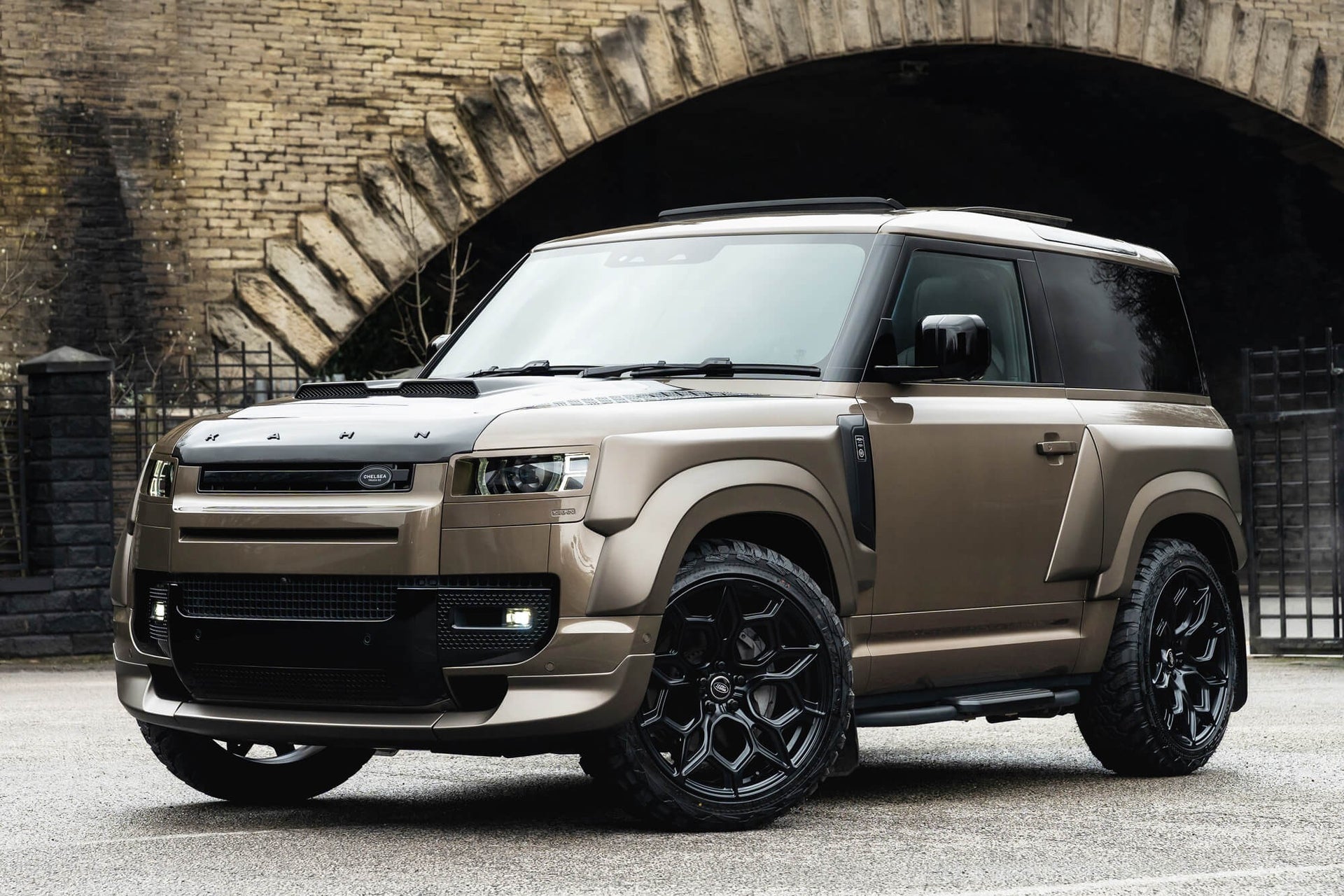 Land Rover Defender 90 P400 XS Edition Gallery Image