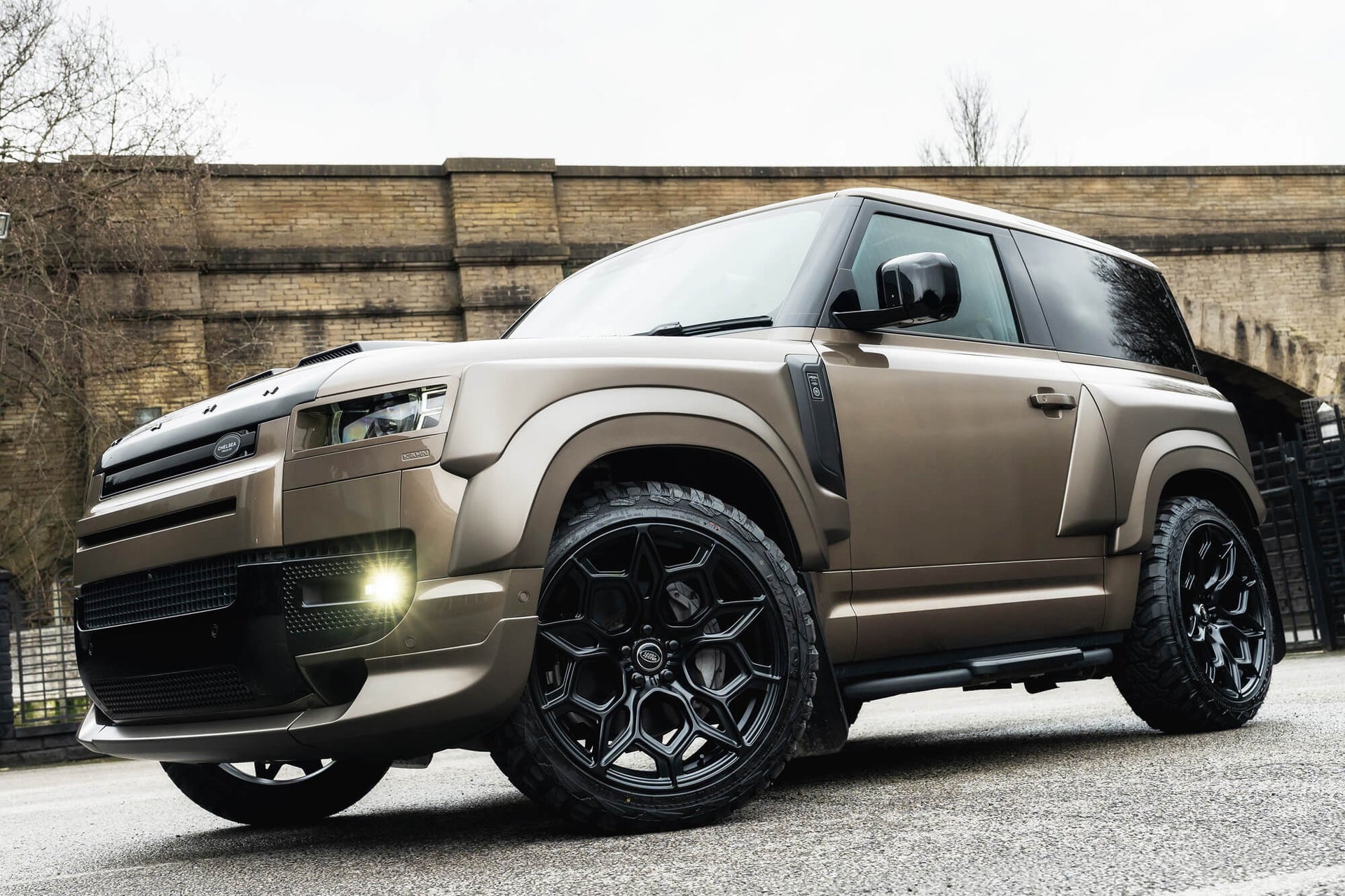 Land Rover Defender 90 P400 XS Edition Gallery Image