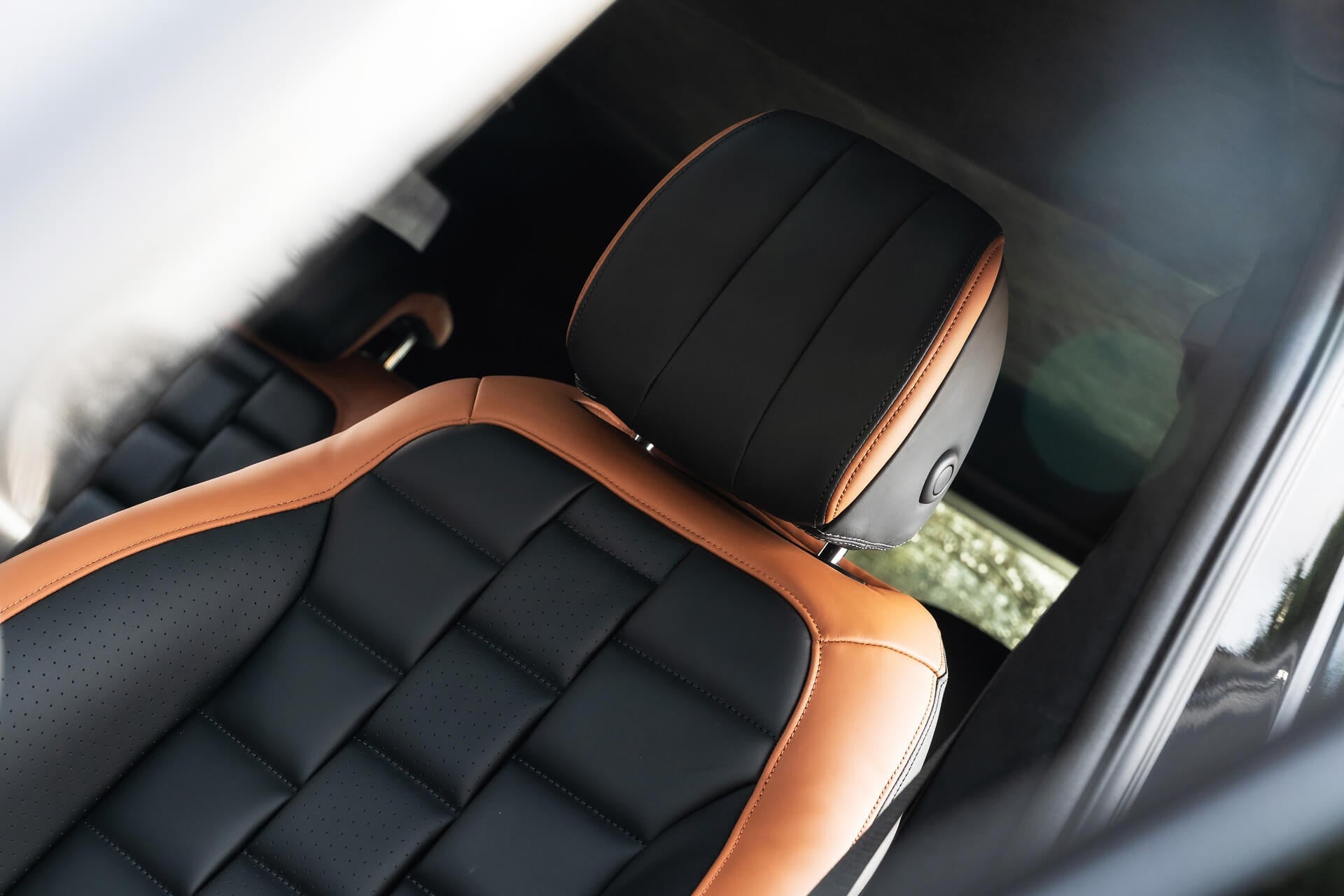 Mercedes-Benz G400d AMG Line (Premium Plus) Gallery Image
