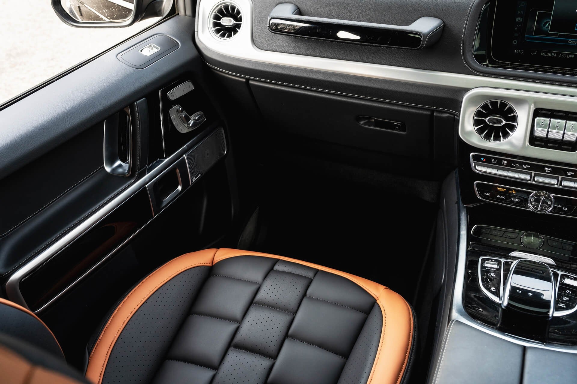 Mercedes-Benz G400d AMG Line (Premium Plus) Gallery Image