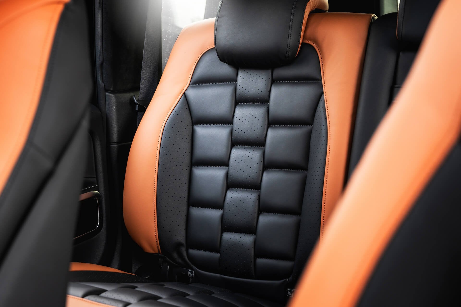 Mercedes-Benz G400d AMG Line (Premium Plus) Gallery Image