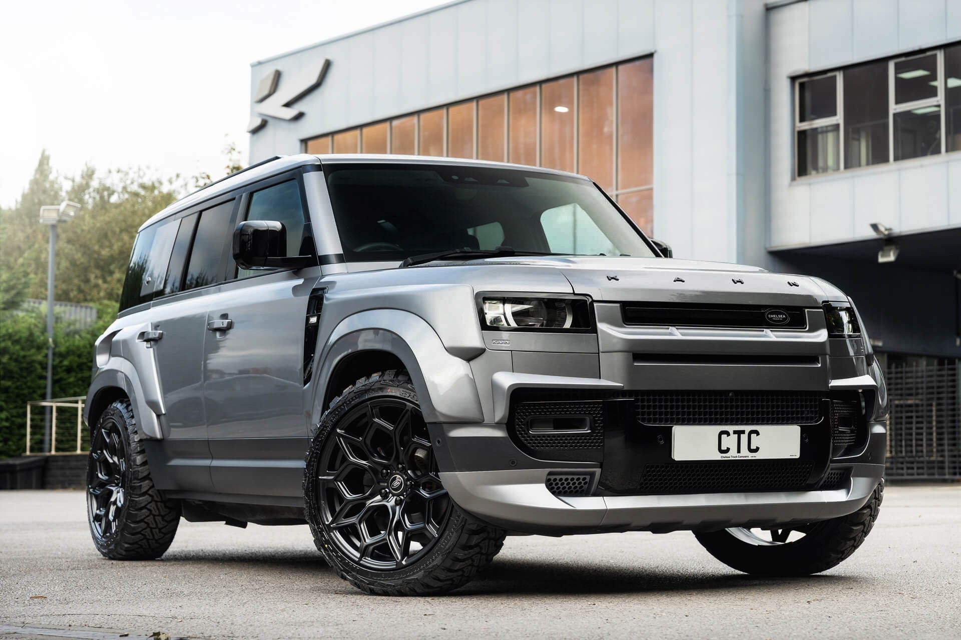 Land Rover Defender 110 7 Seat