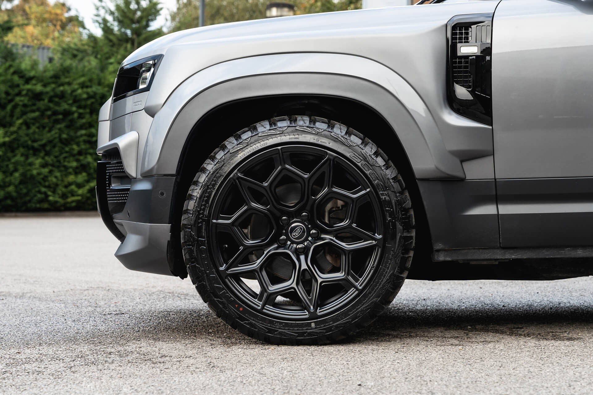 Land Rover Defender 110 7 Seat Gallery Image