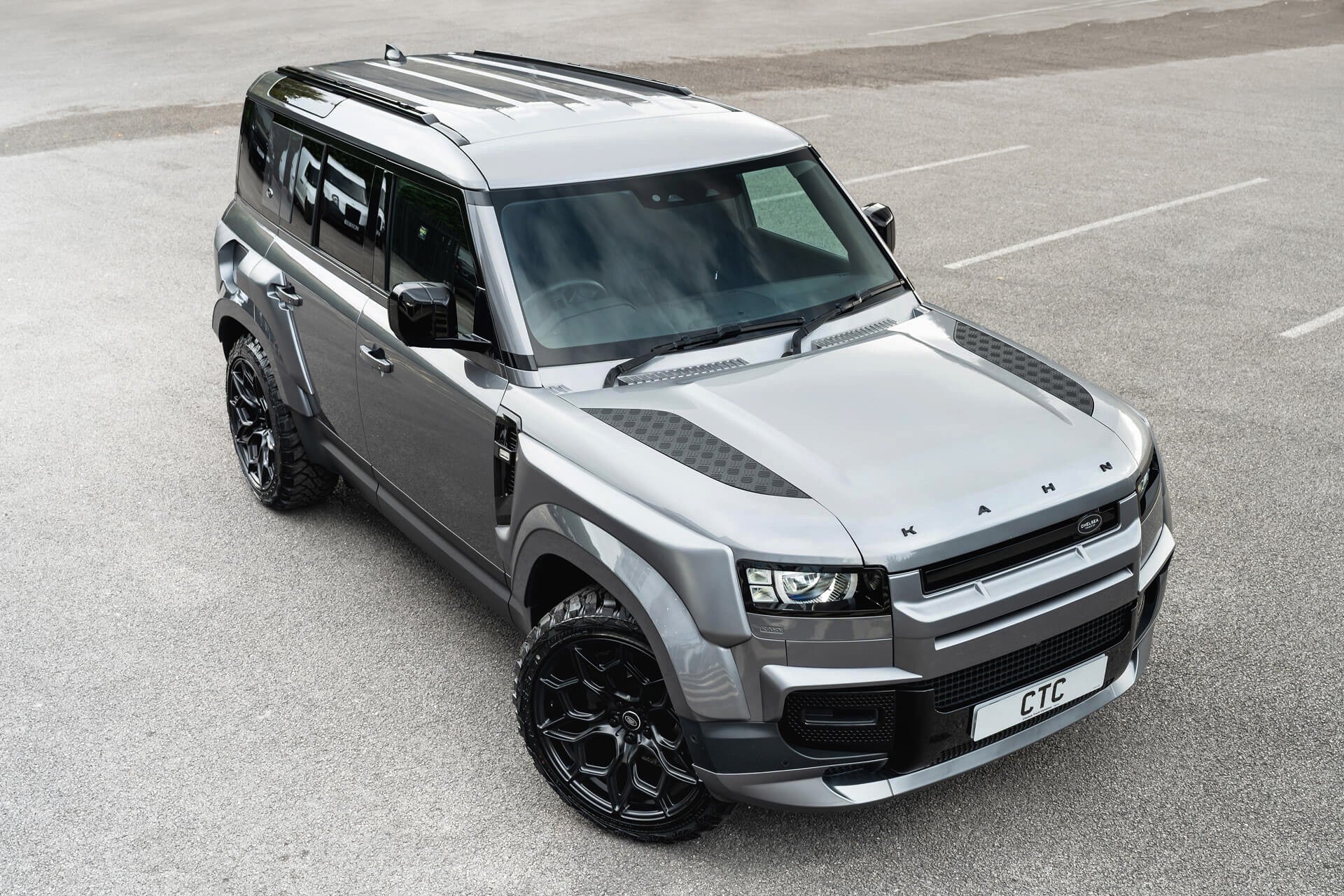 Land Rover Defender 110 7 Seat Gallery Image