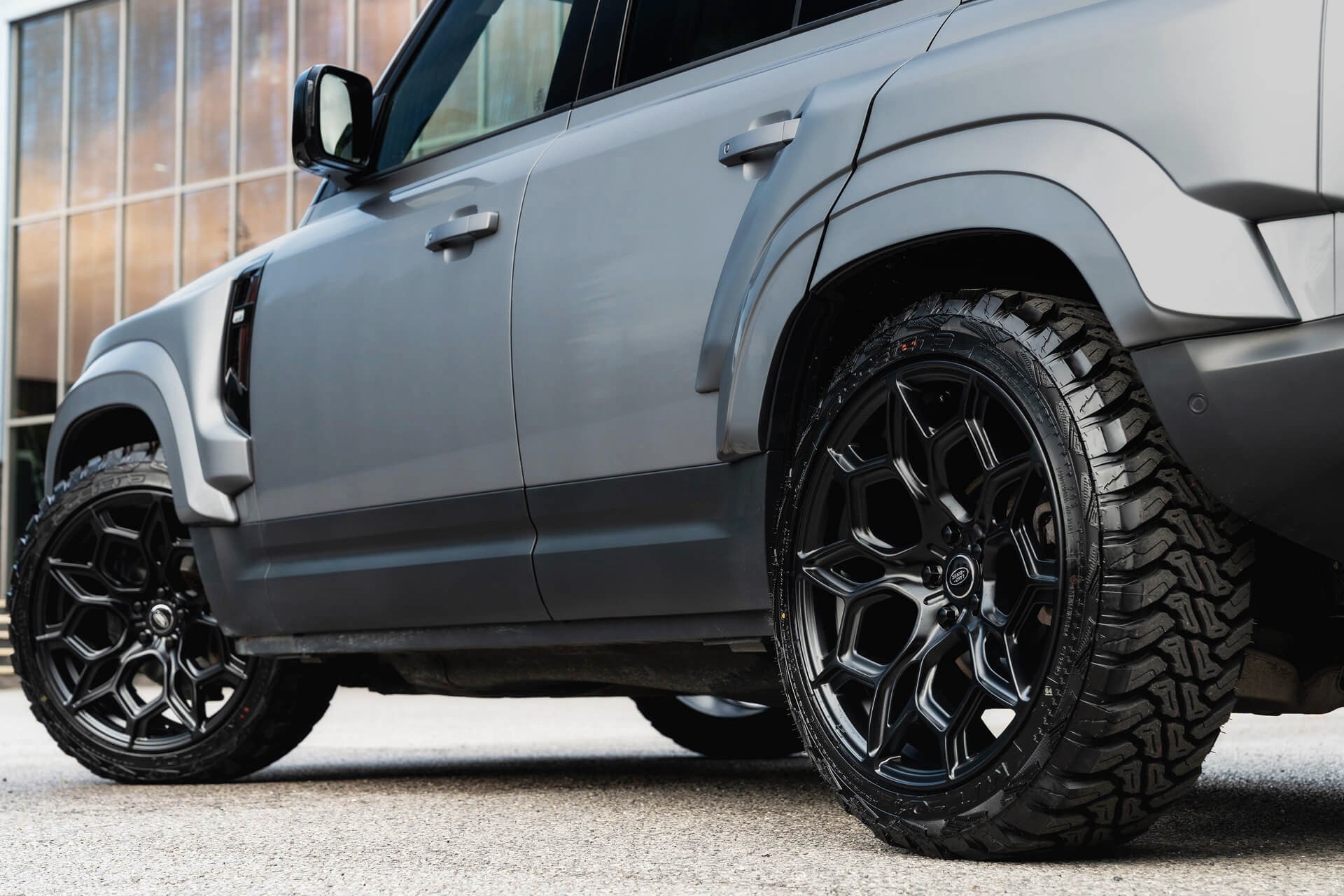 Land Rover Defender 110 7 Seat Gallery Image