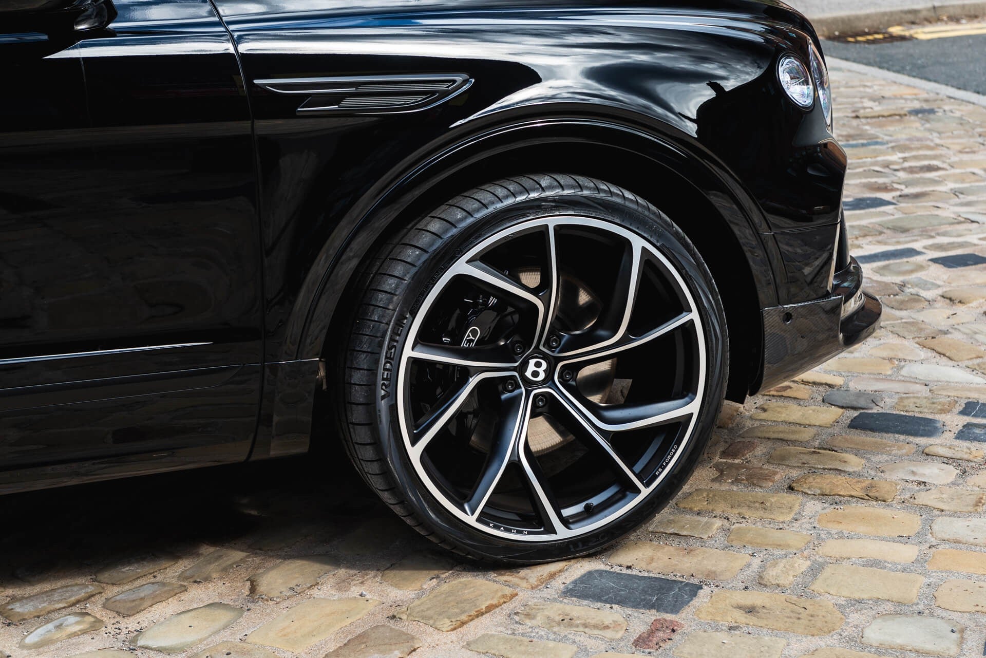 Bentley Bentayga V8